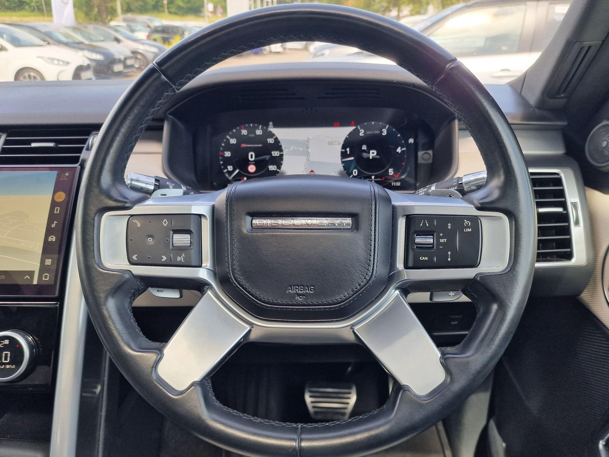 Land Rover Discovery Image 8