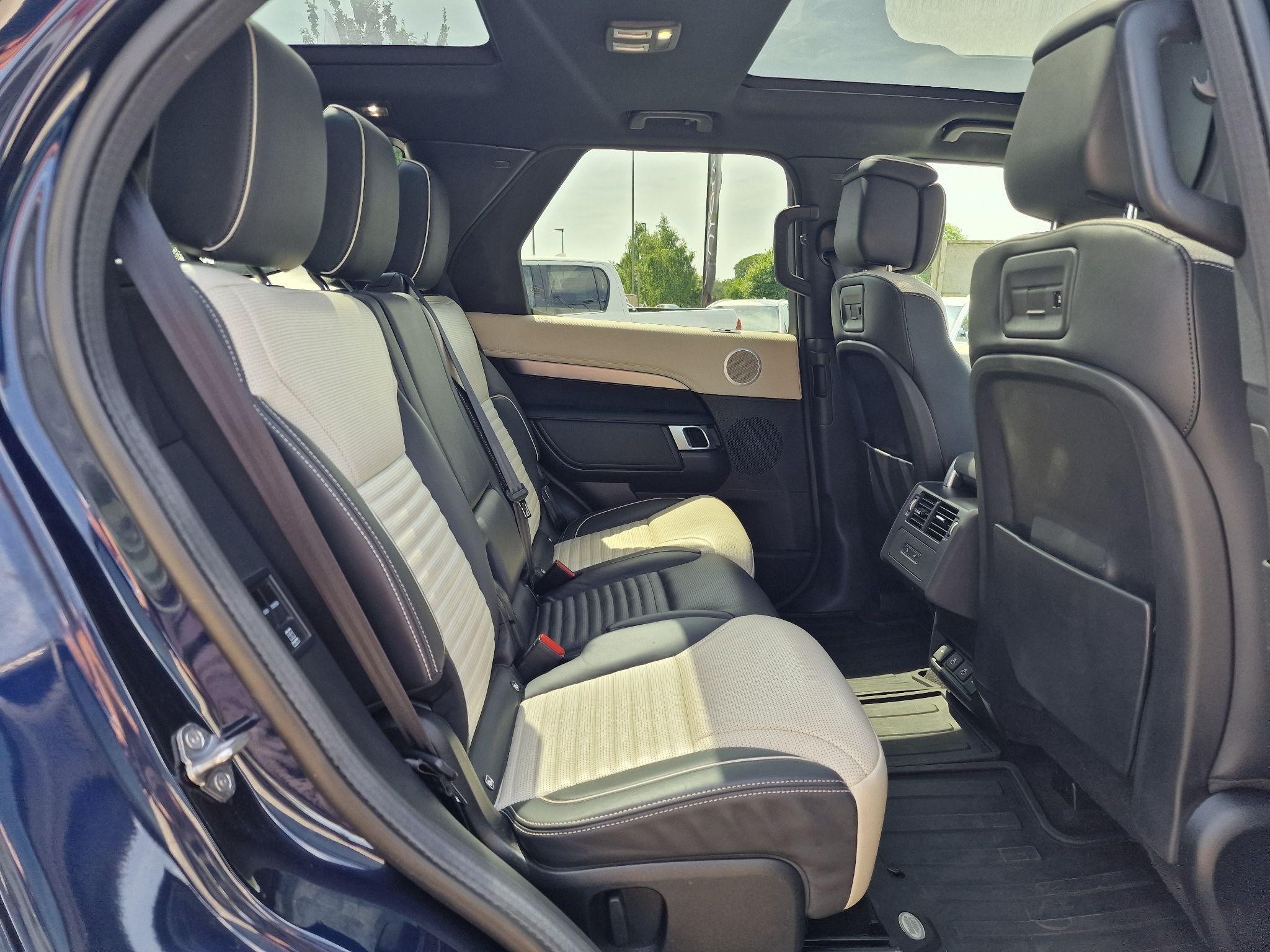 Land Rover Discovery Image 13