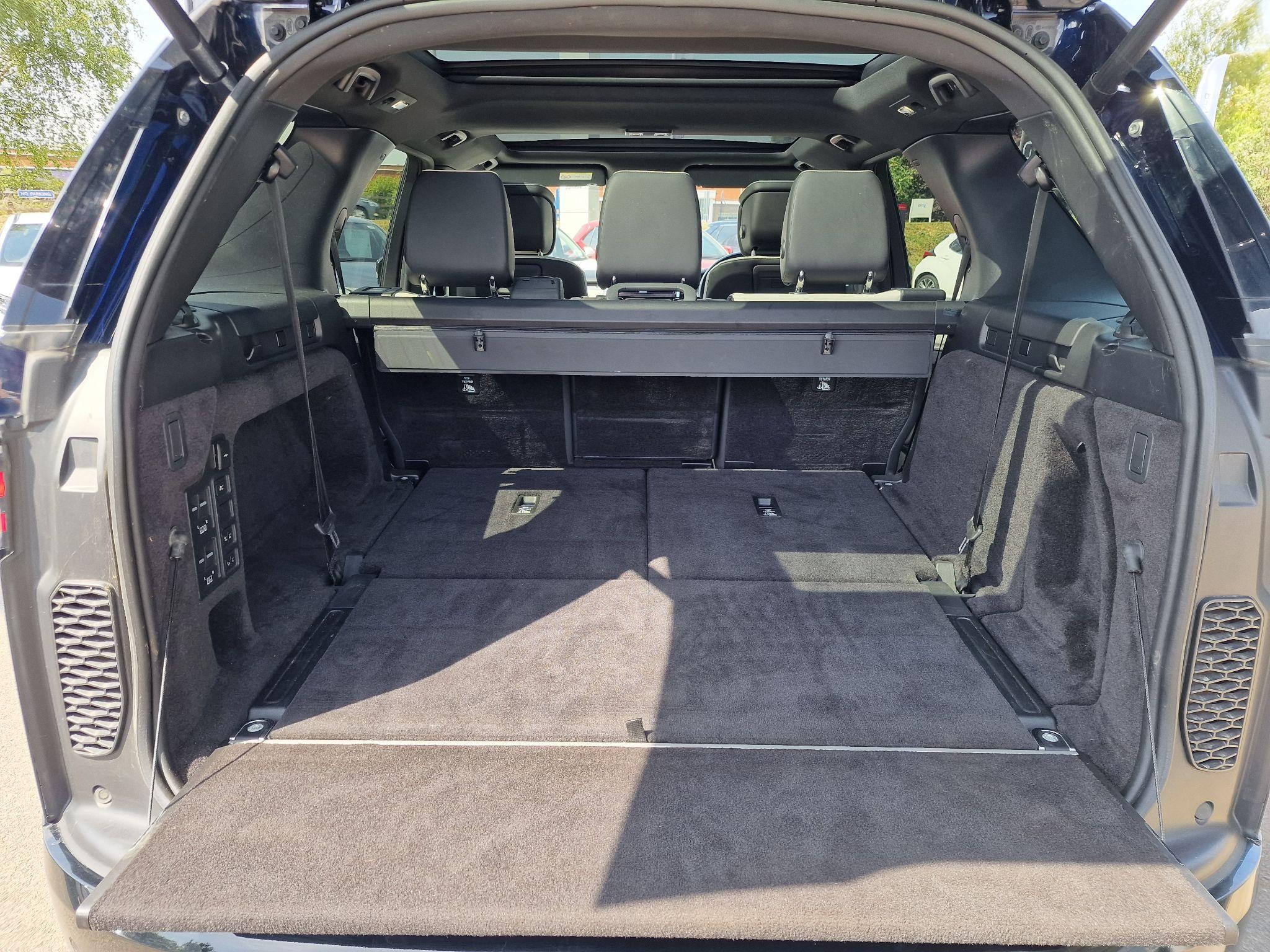 Land Rover Discovery Image 16