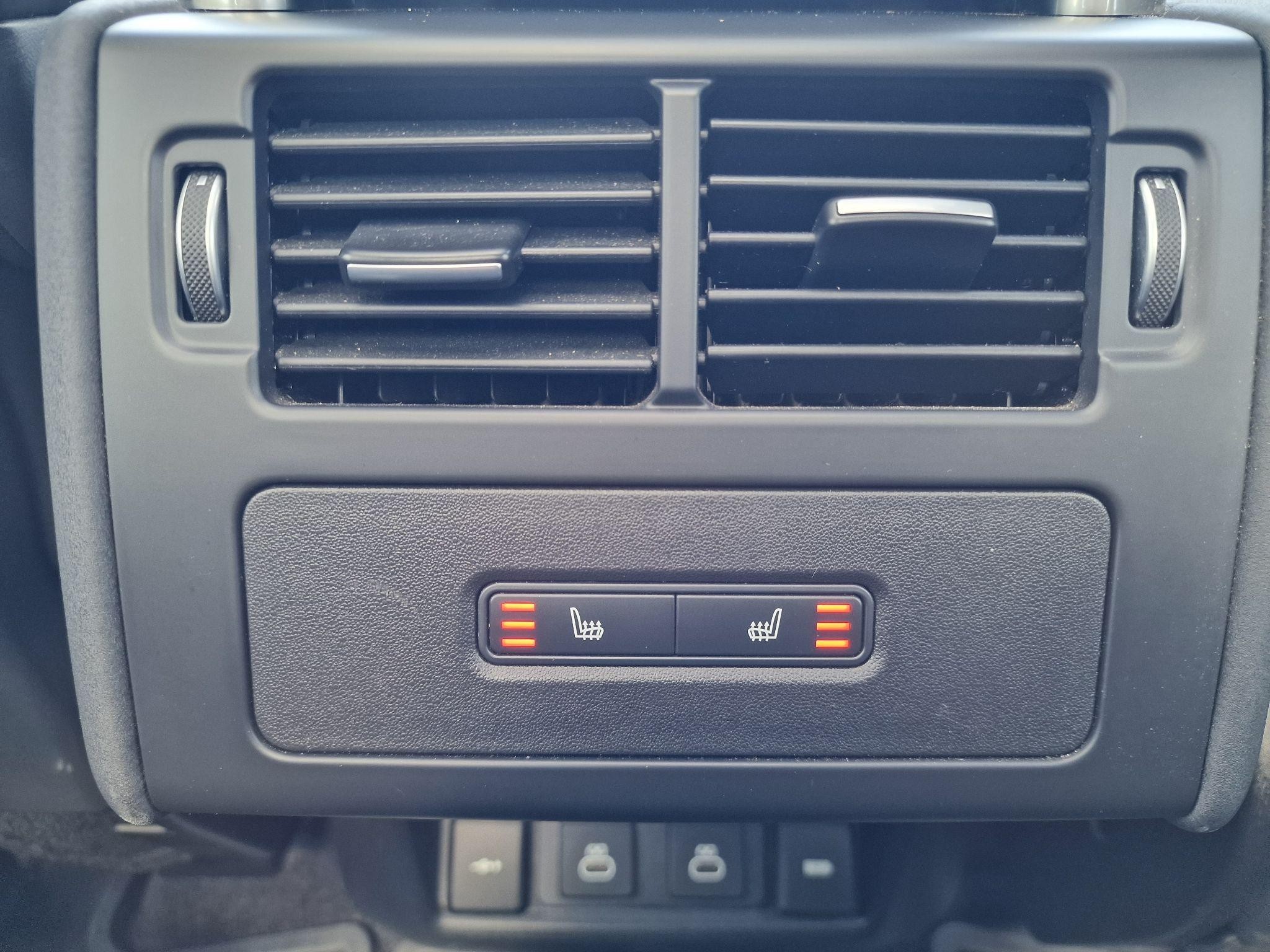 Land Rover Discovery Image 34