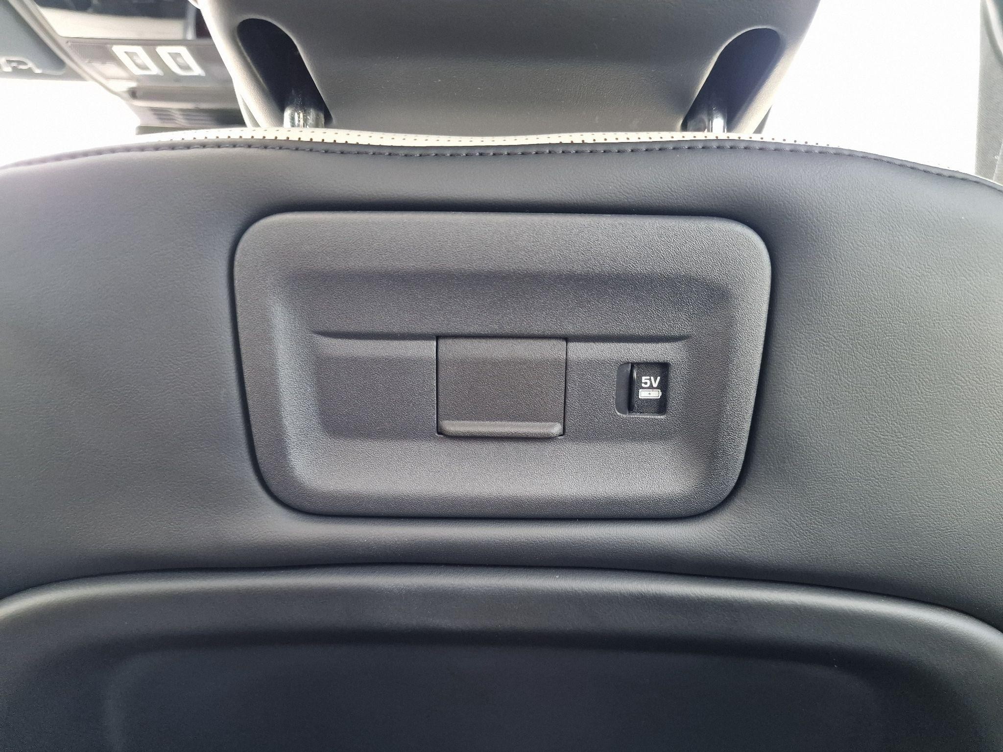 Land Rover Discovery Image 36