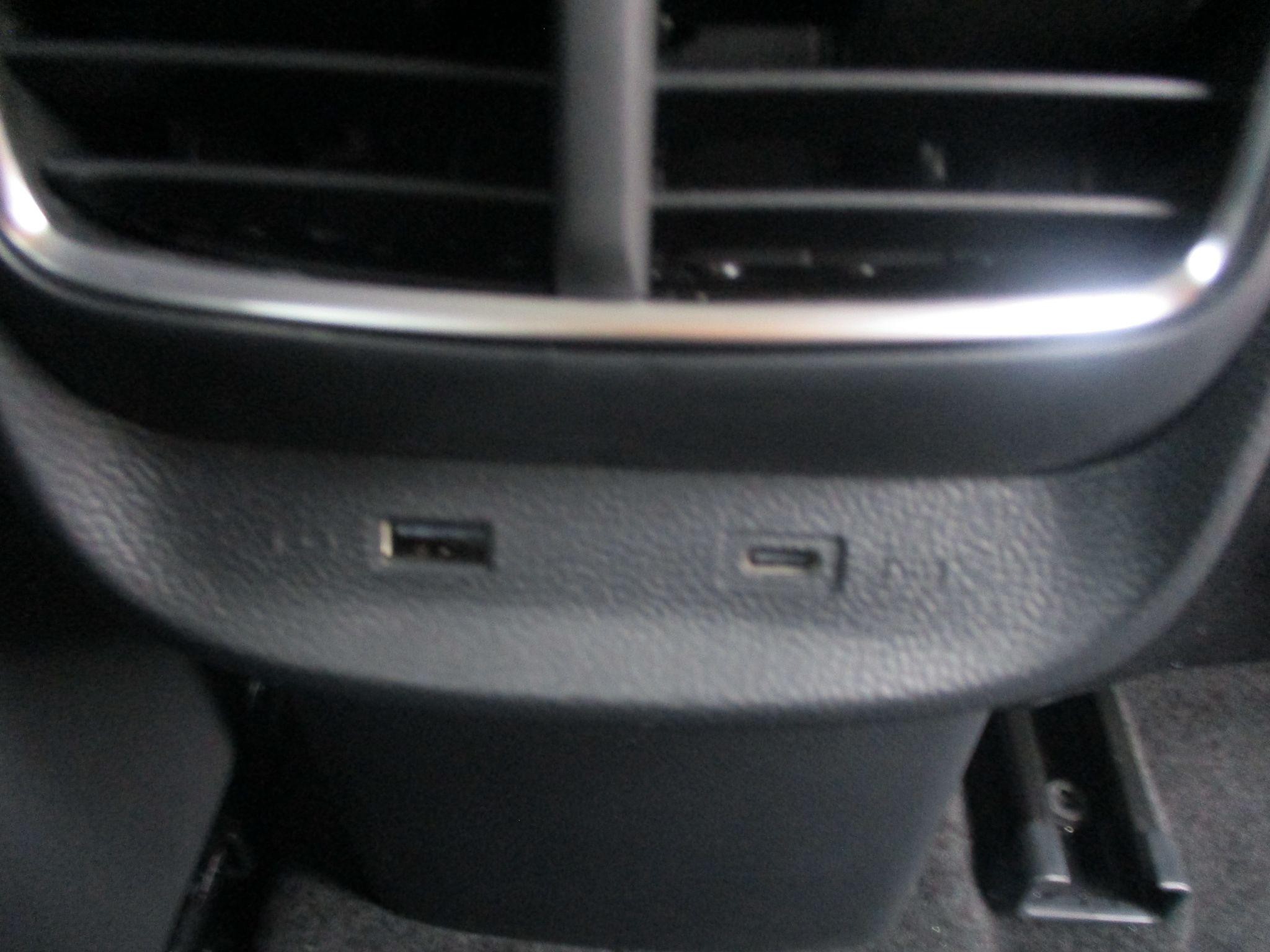 MG ZS EV Image 14