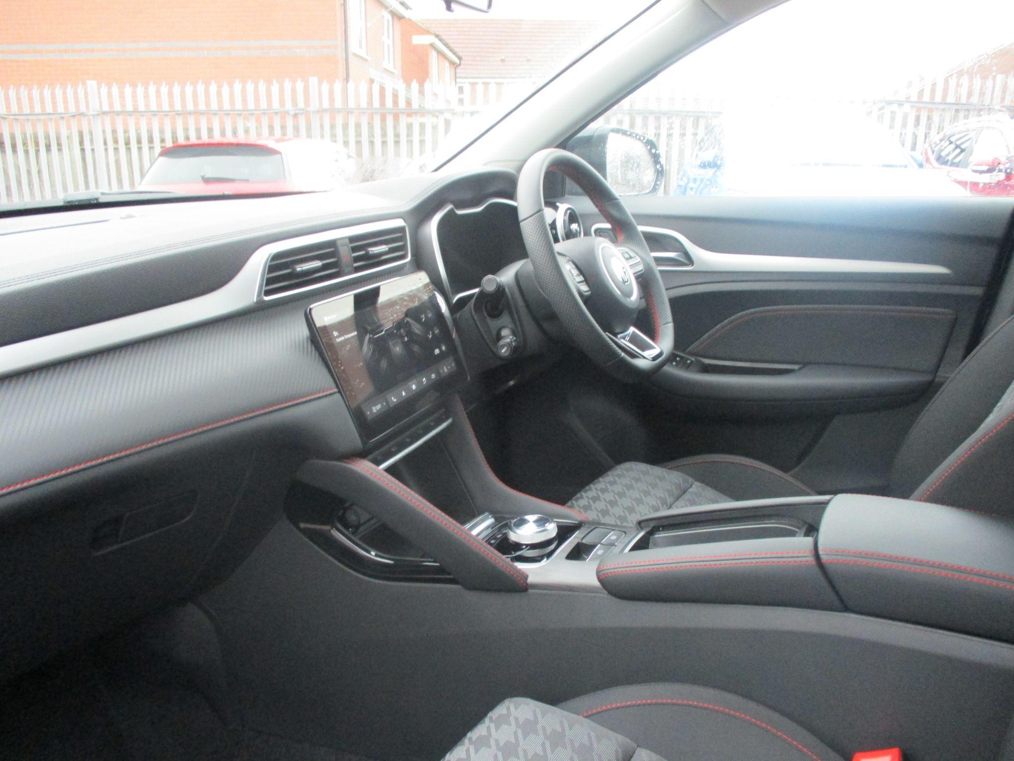 MG ZS EV Image 18