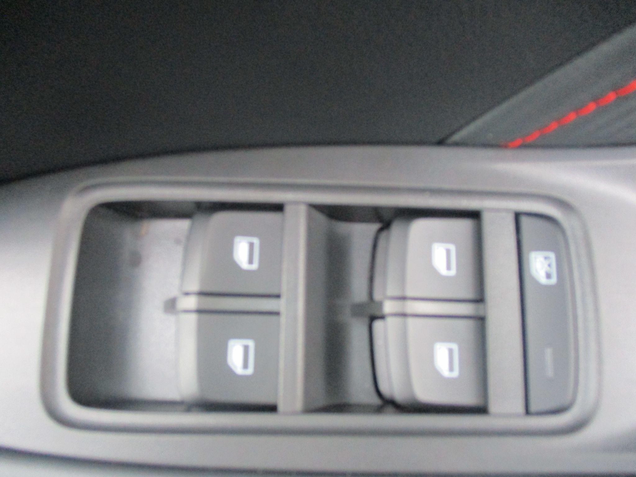 MG ZS EV Image 22