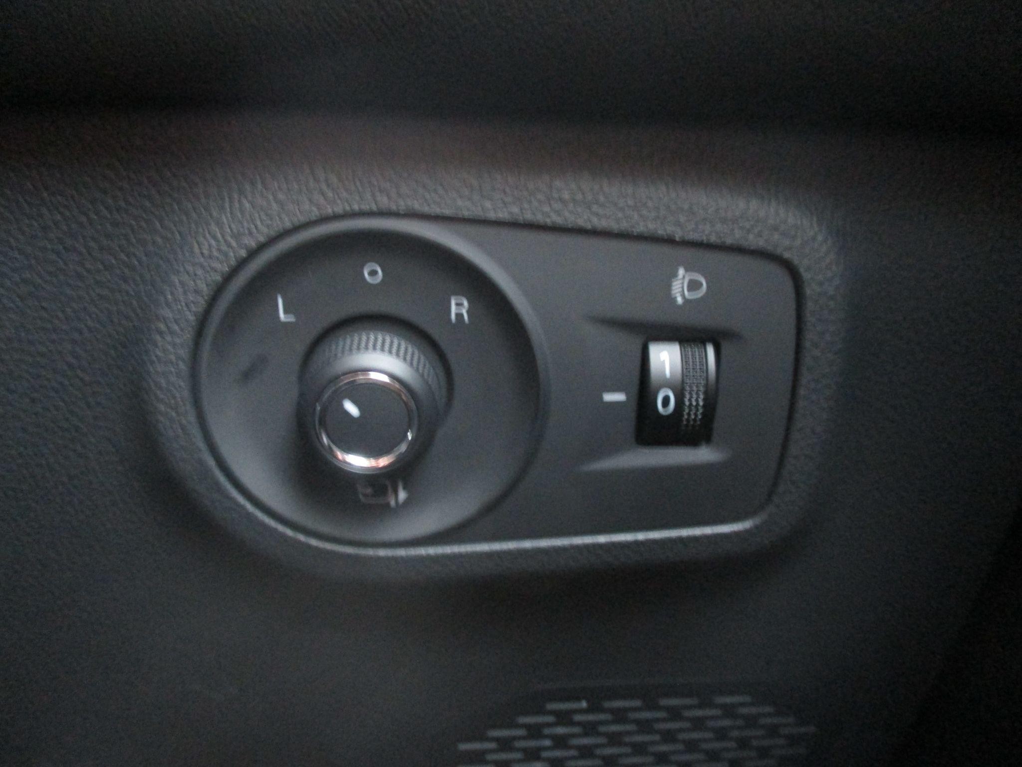 MG ZS EV Image 23