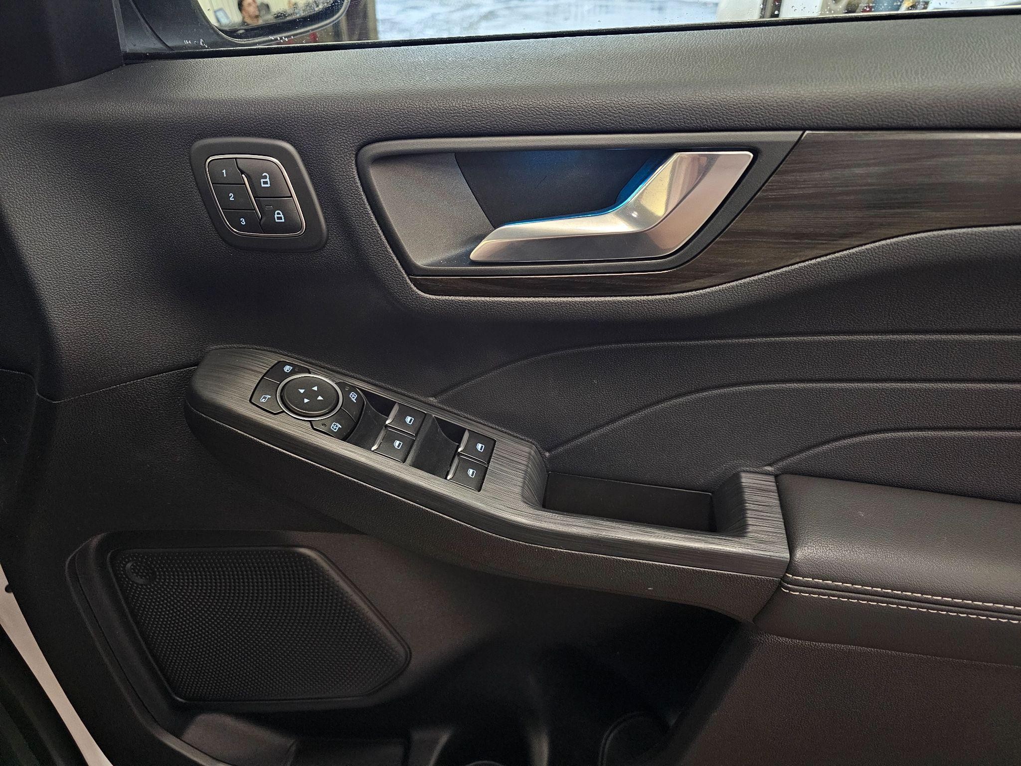 Ford Kuga Image 24