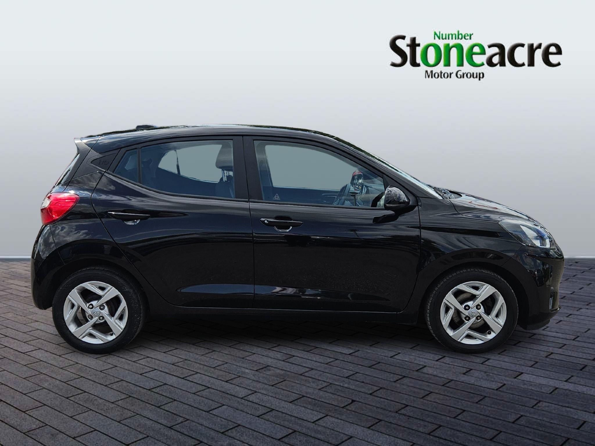Hyundai i10 Image 2