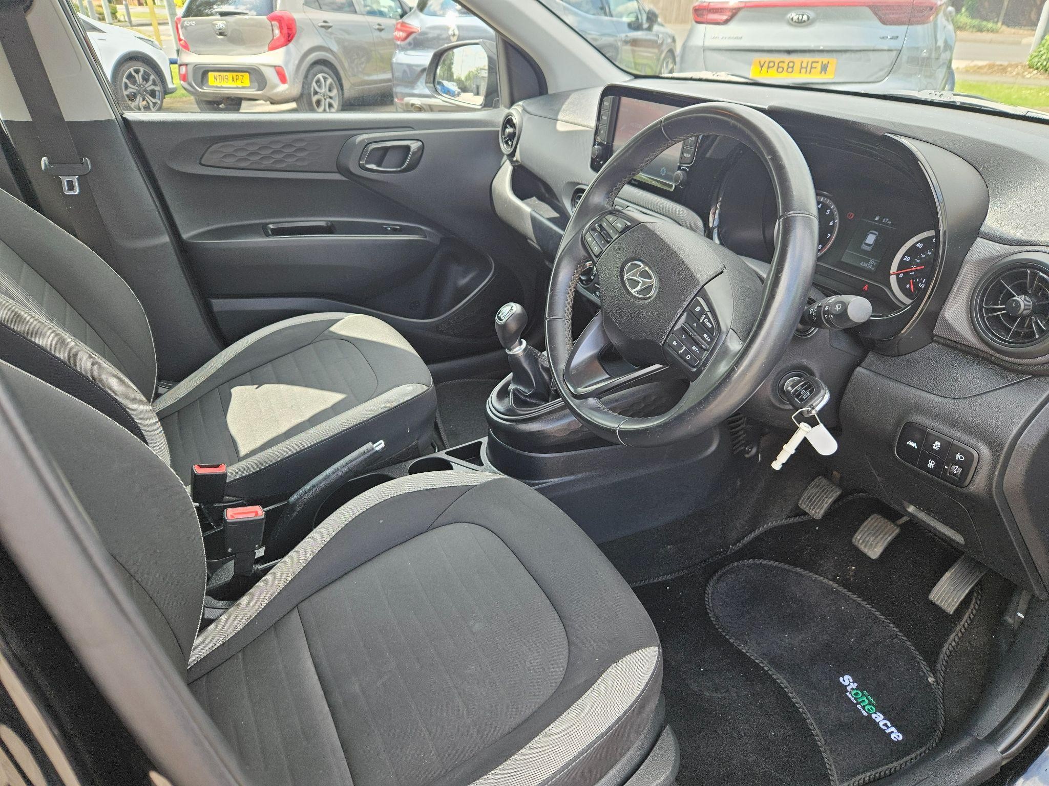 Hyundai i10 Image 11