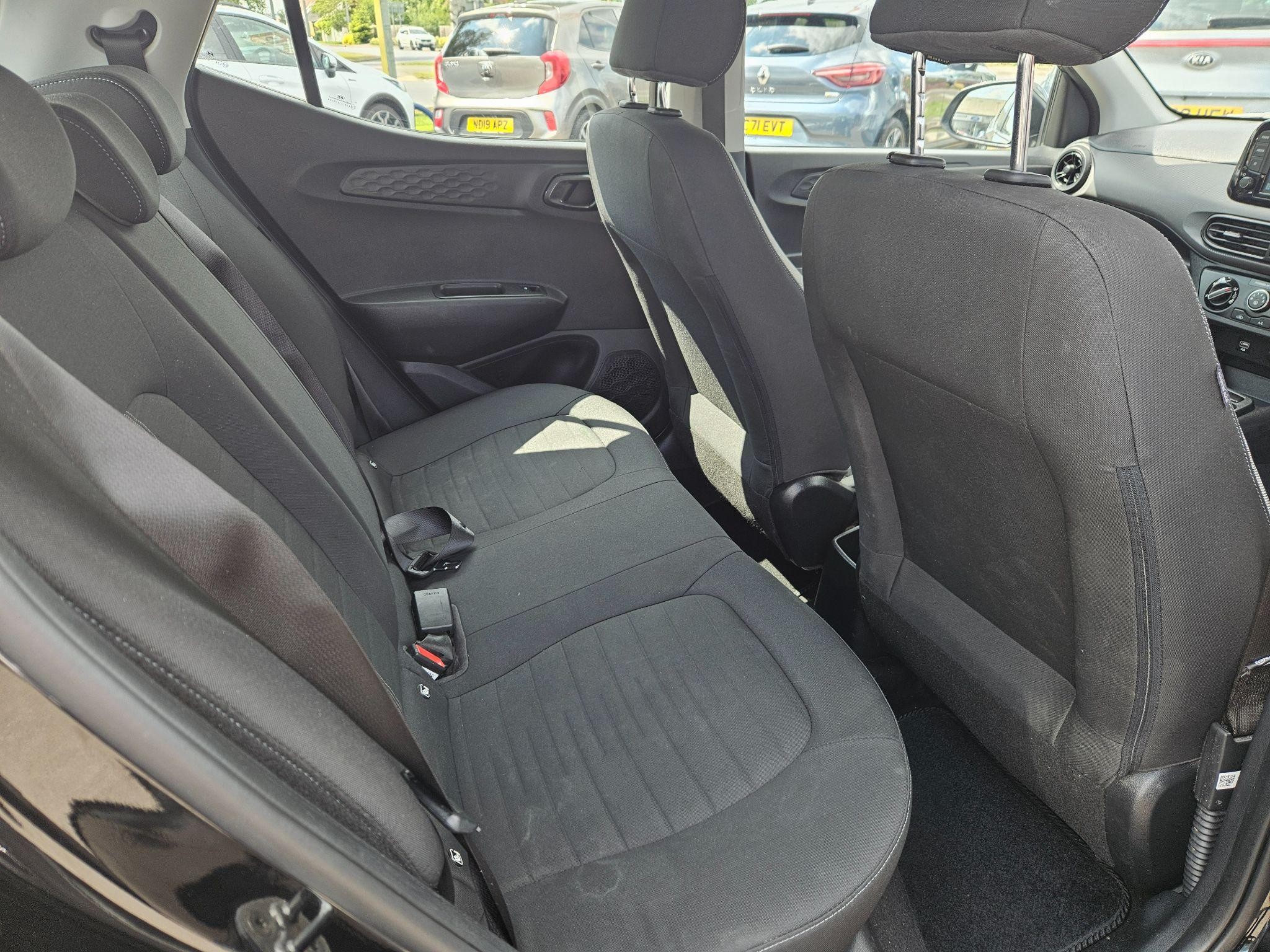 Hyundai i10 Image 18