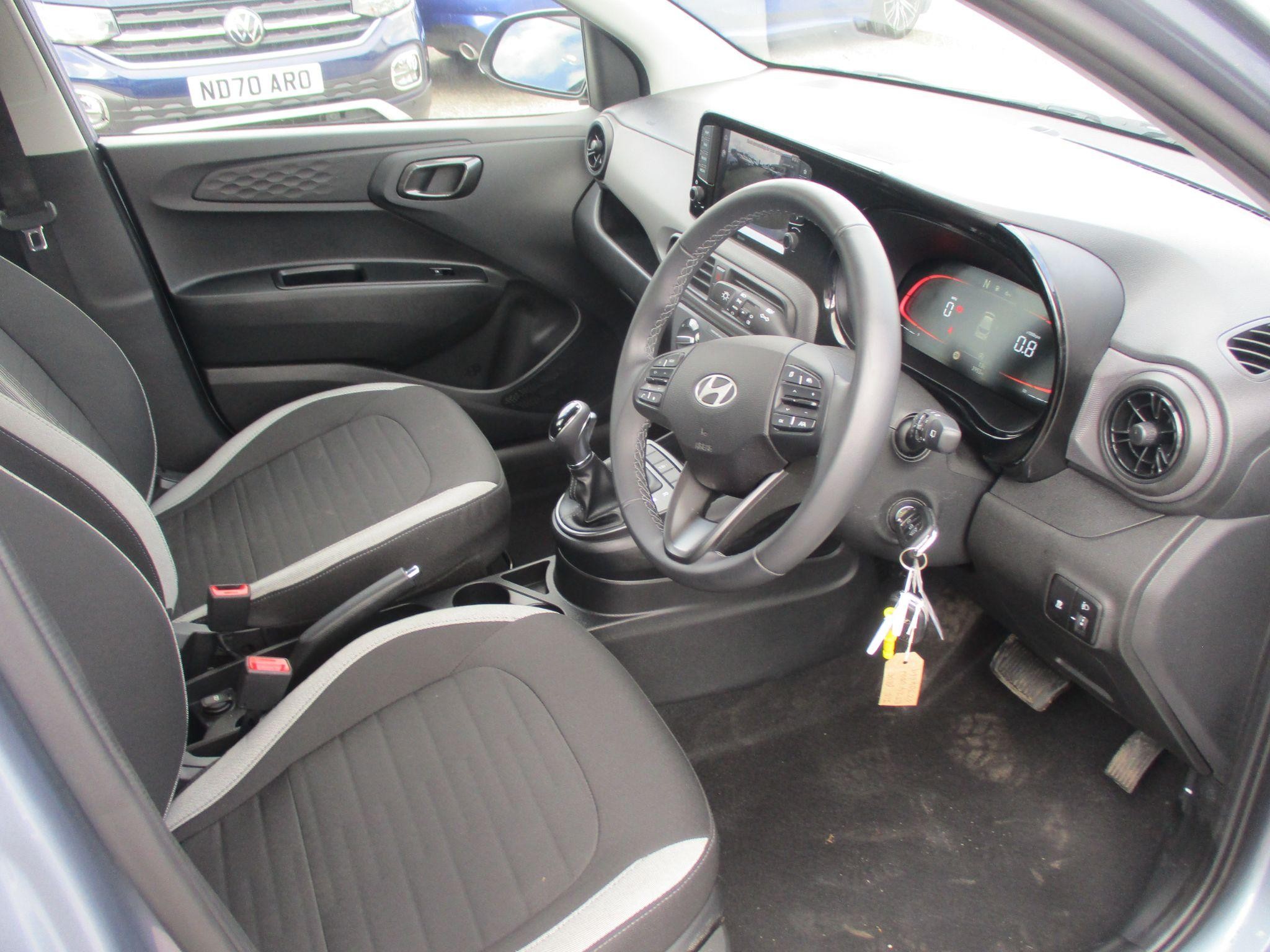 Hyundai i10 Image 11