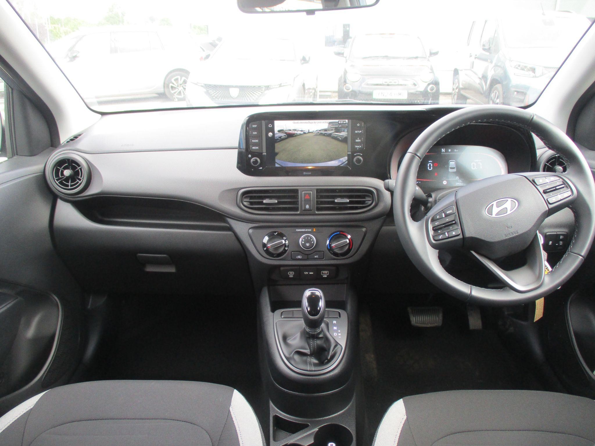 Hyundai i10 Image 13