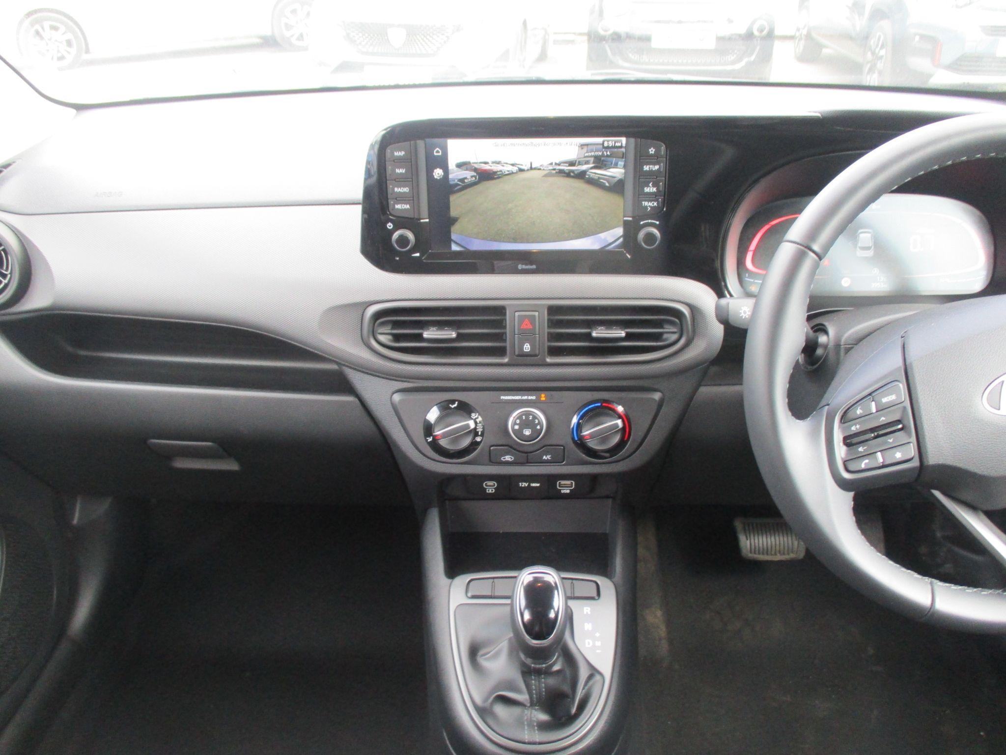 Hyundai i10 Image 16