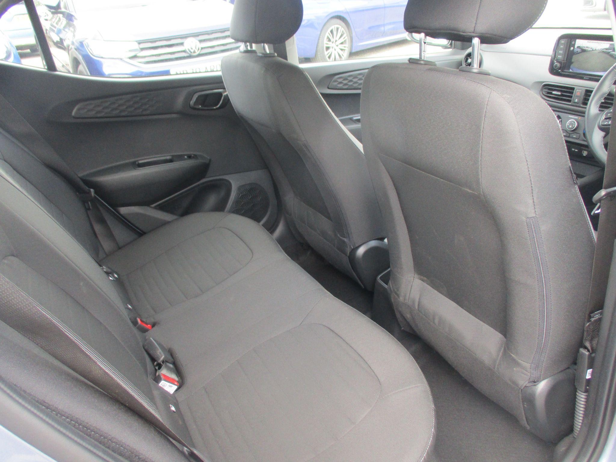 Hyundai i10 Image 18