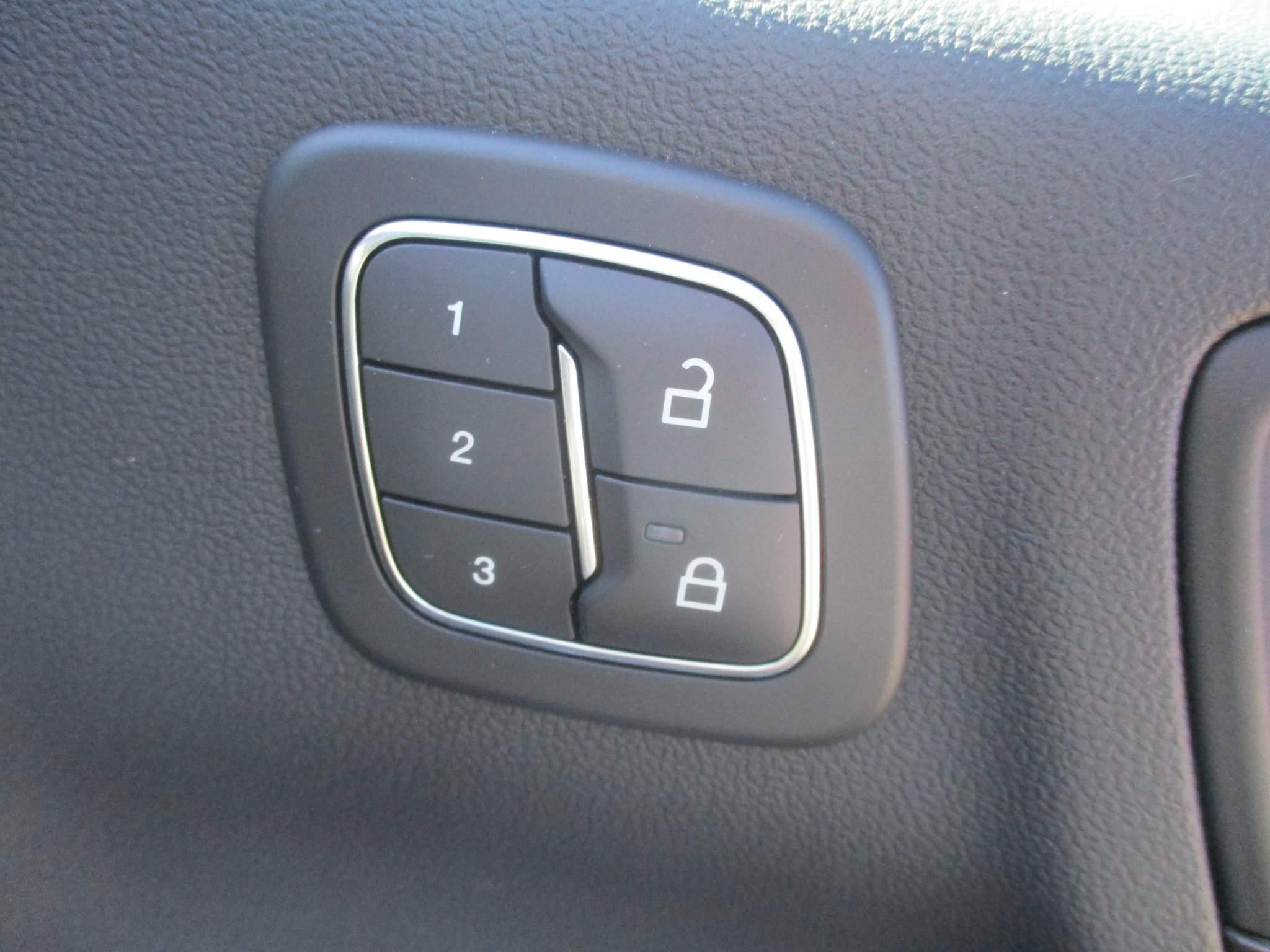 Ford Kuga Image 12