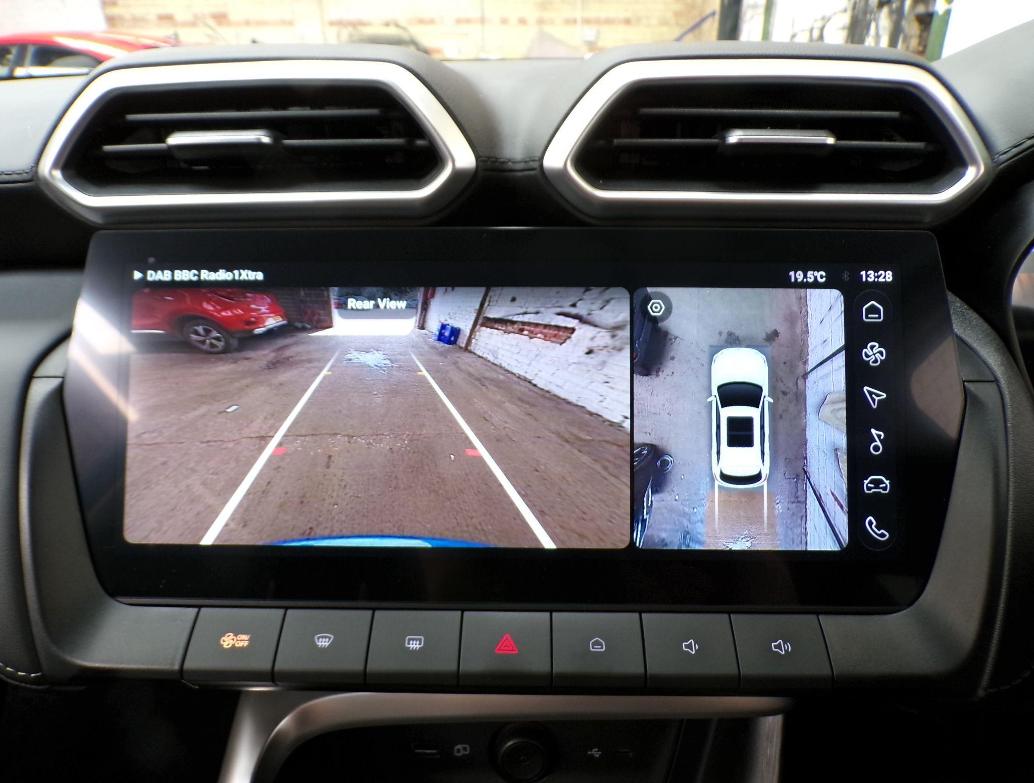MG ZS Hybrid+ Image 18