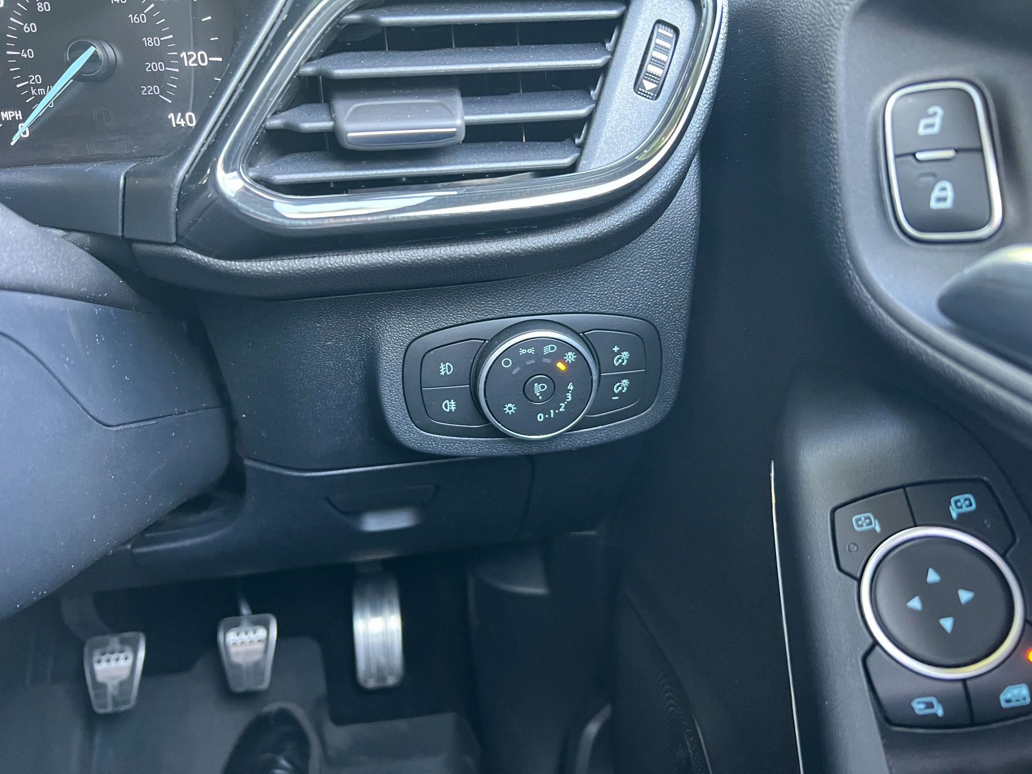 Ford Fiesta Image 14