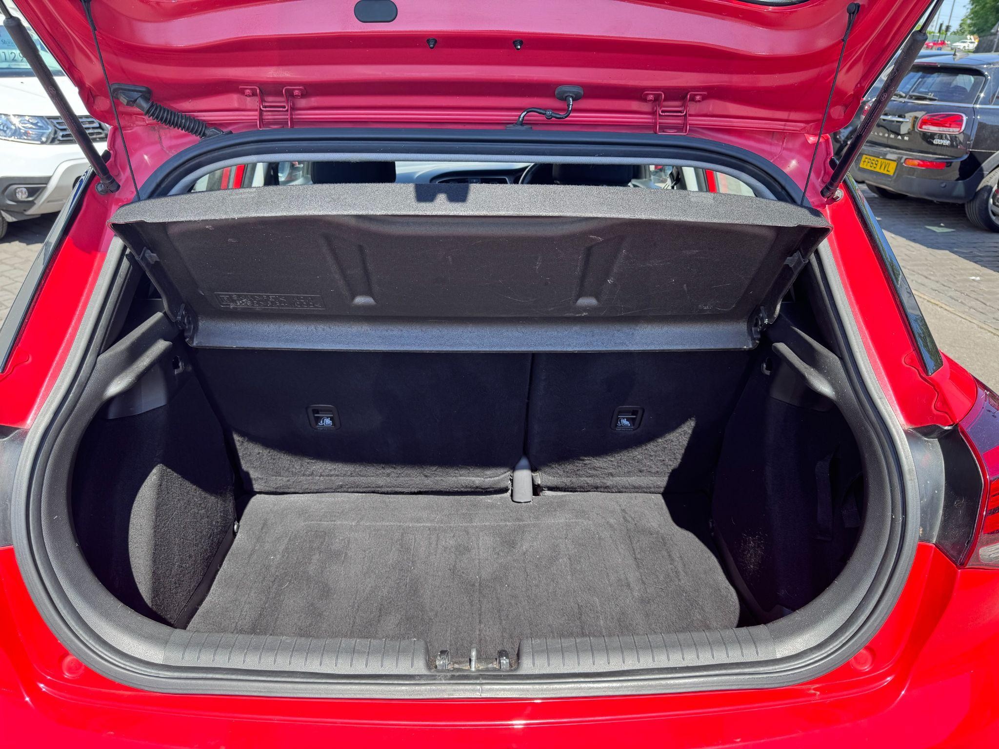 Hyundai i20 Image 10