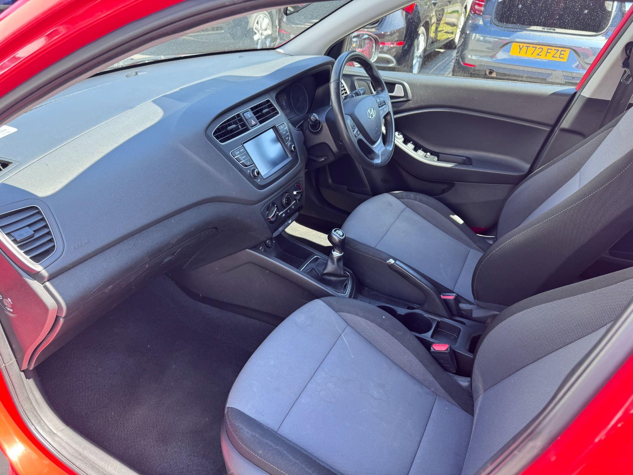 Hyundai i20 Image 13