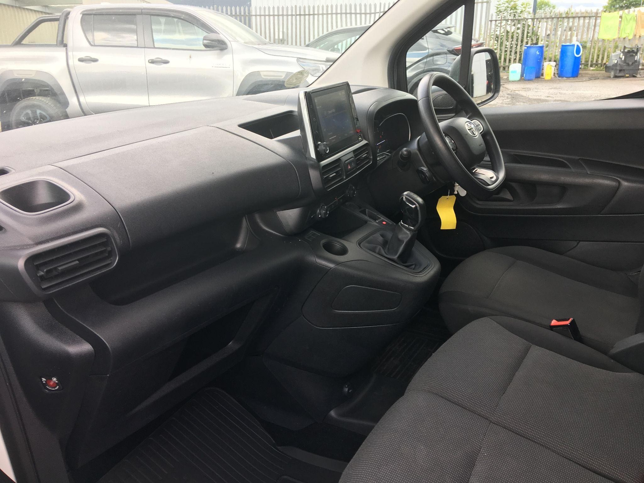 Toyota Proace City Image 17