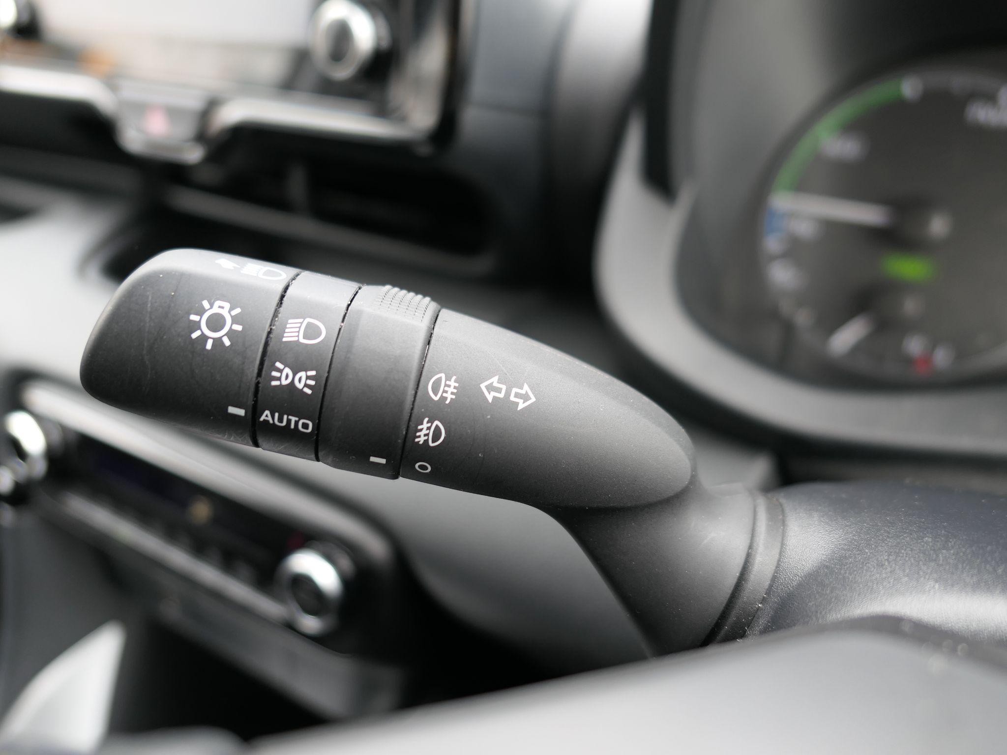 Mazda2 Hybrid Image 15