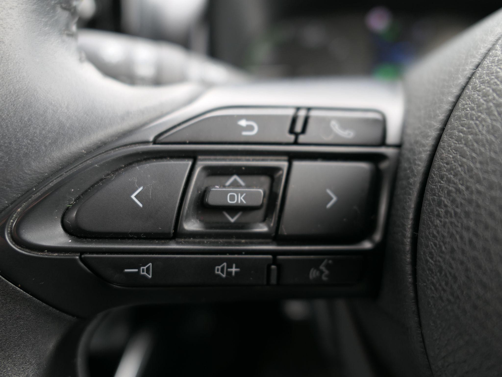 Mazda2 Hybrid Image 18