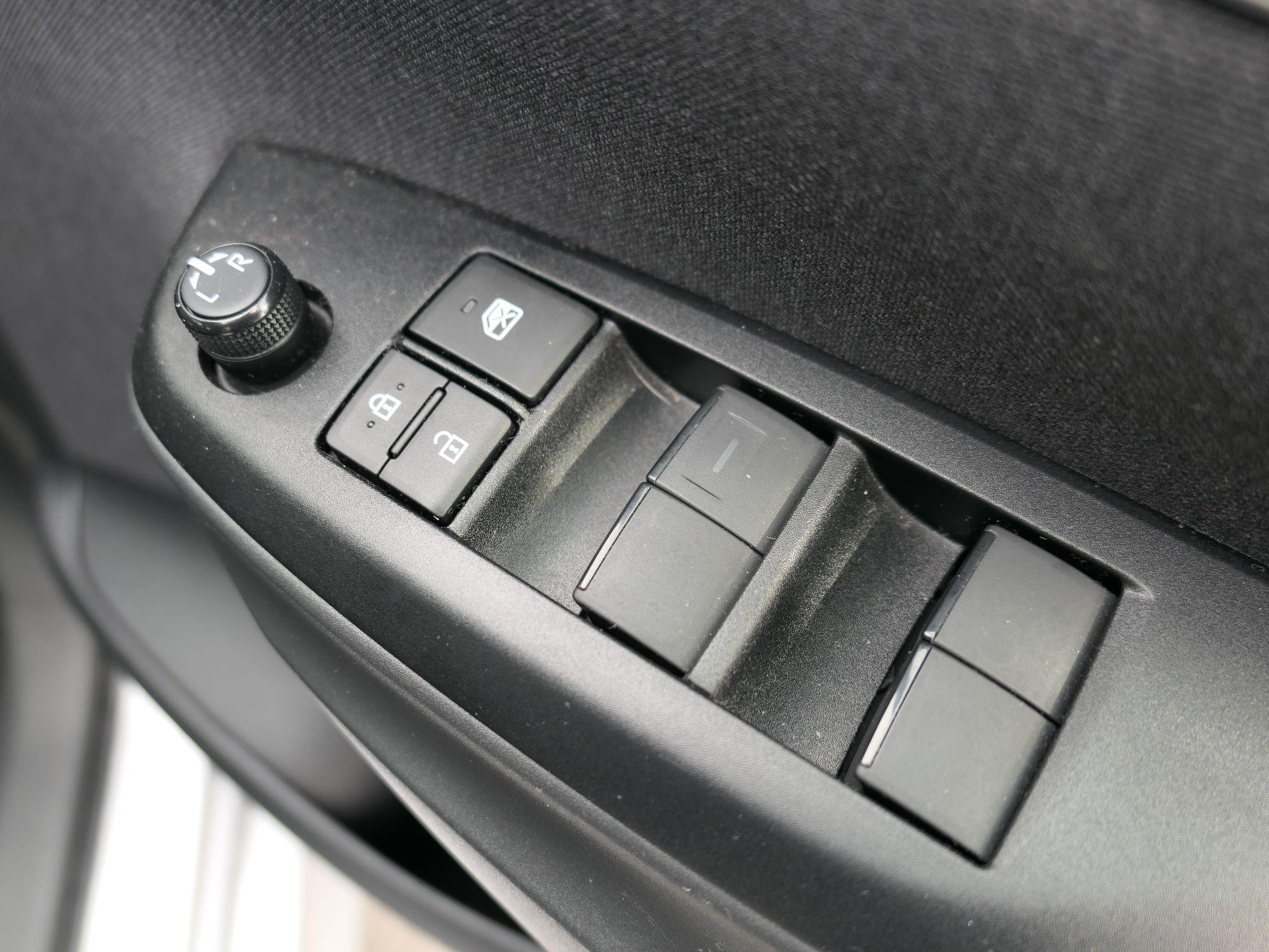 Mazda2 Hybrid Image 20