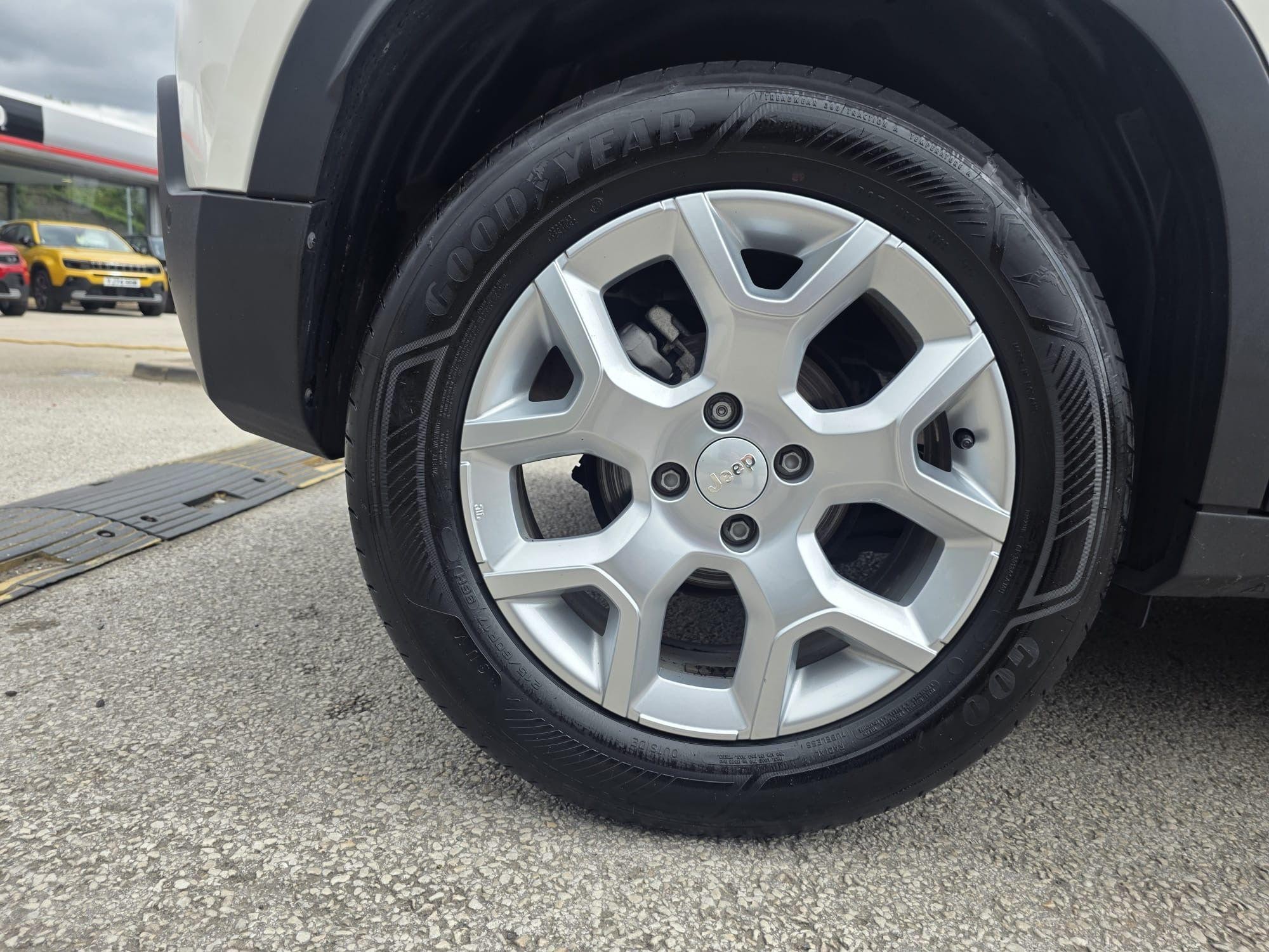 Jeep Avenger Image 9