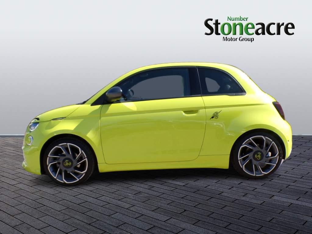 Abarth 500e Cabrio Image 8