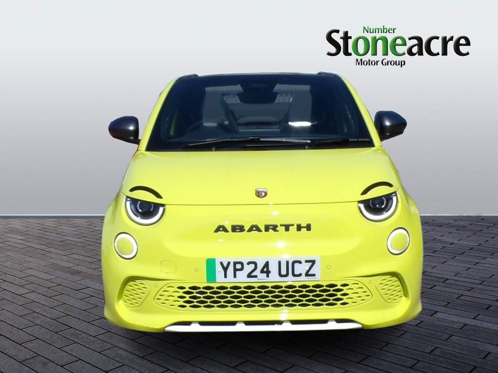 Abarth 500e Cabrio Image 10