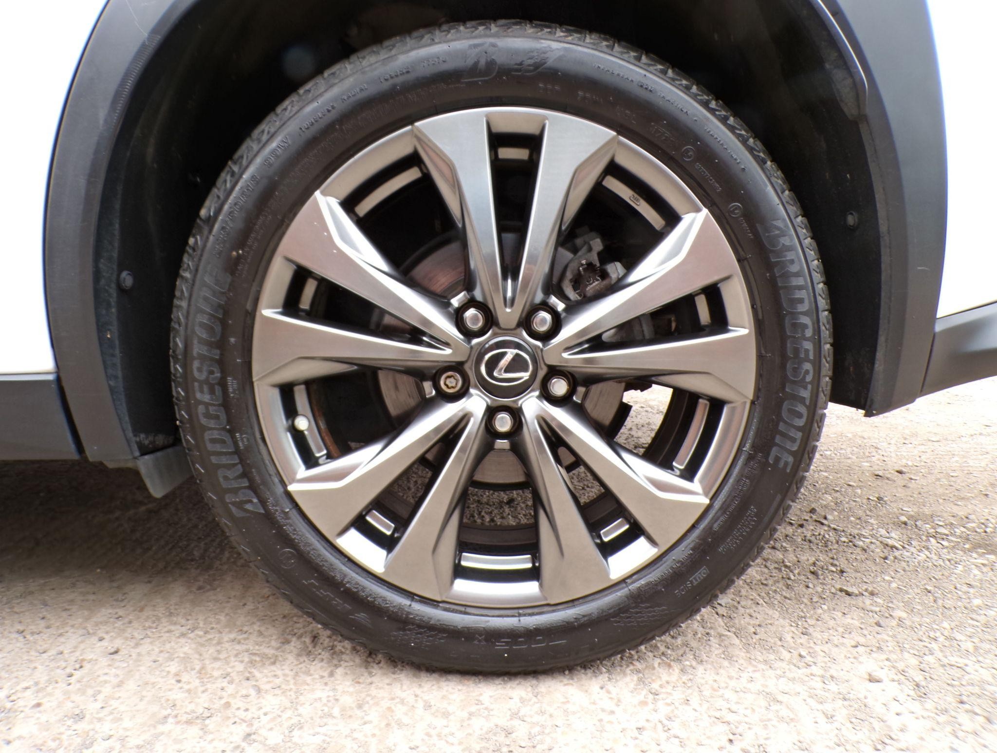Lexus UX Self-Charging Hybrid Image 9