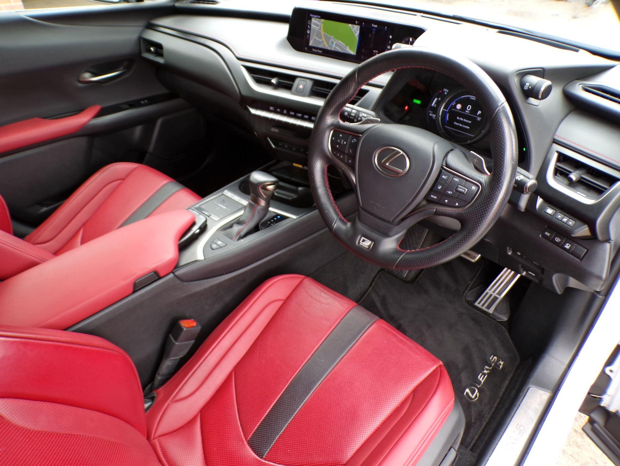 Lexus UX Self-Charging Hybrid Image 11