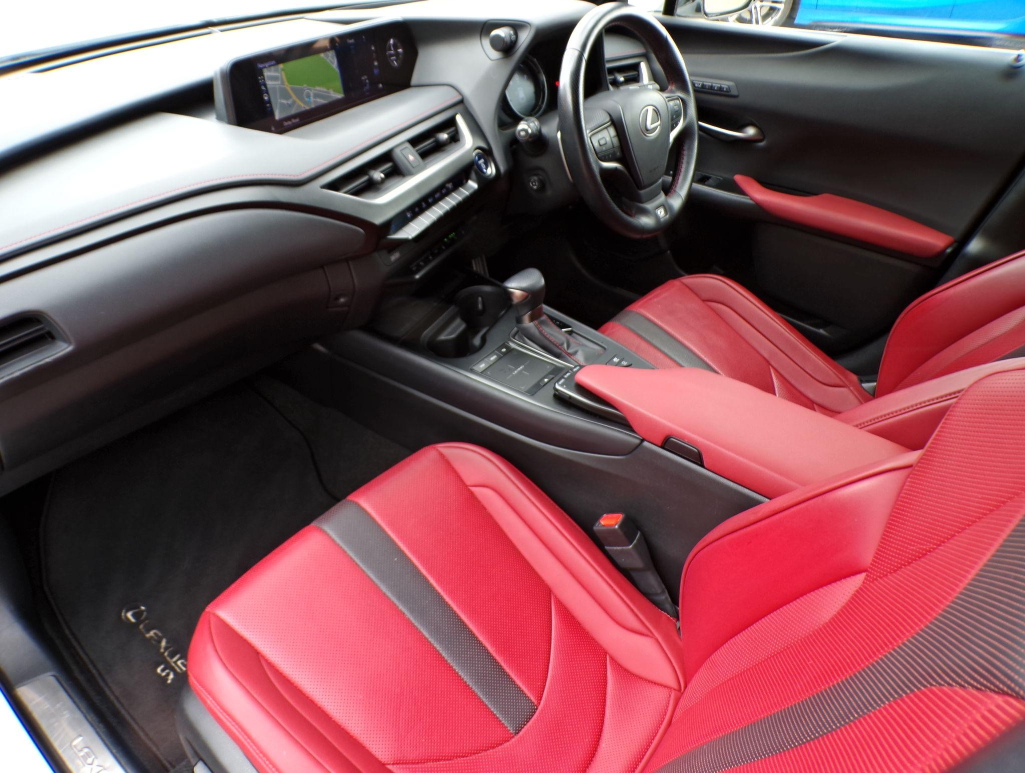 Lexus UX Self-Charging Hybrid Image 13