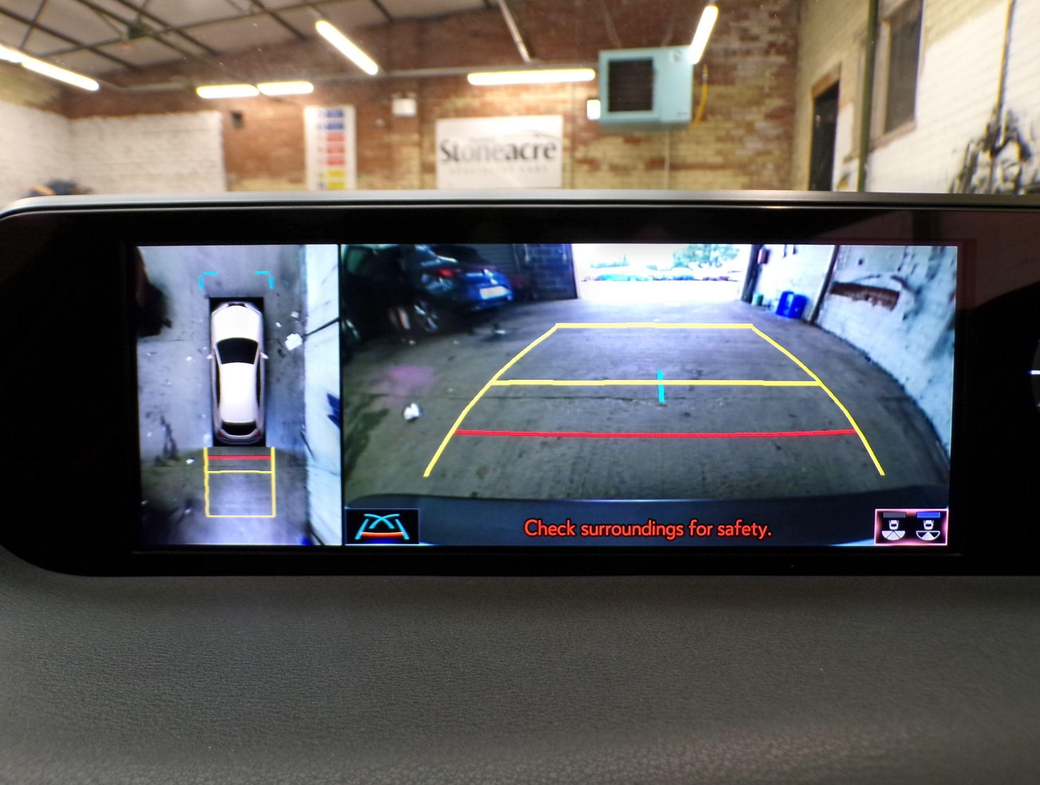 Lexus UX Self-Charging Hybrid Image 16