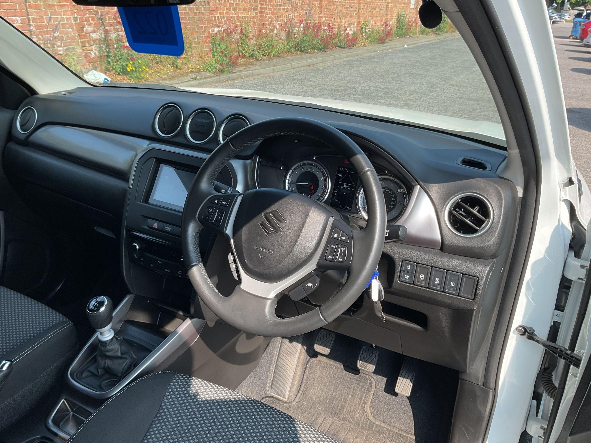 Suzuki Vitara Image 9