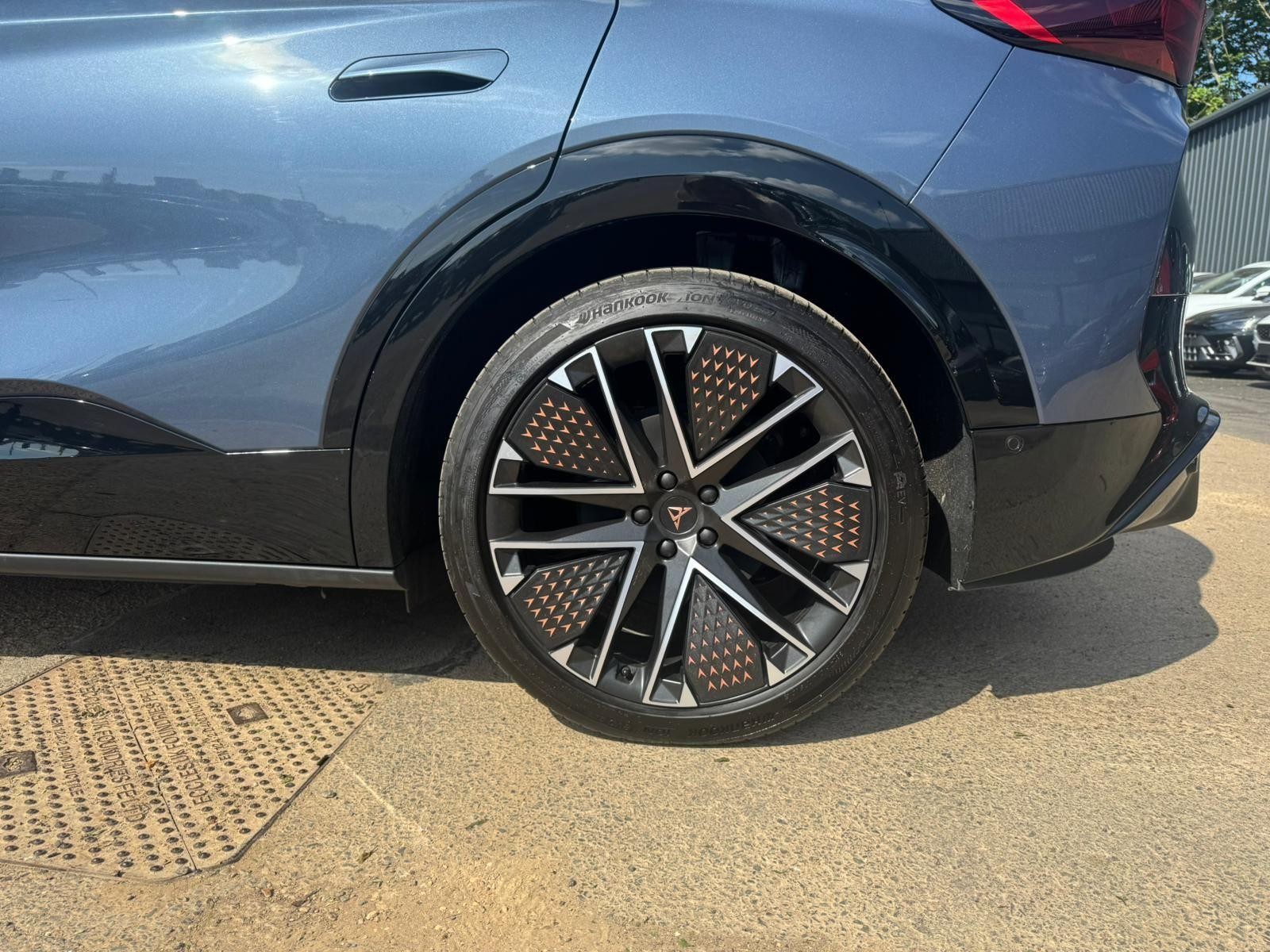 CUPRA Tavascan Image 11