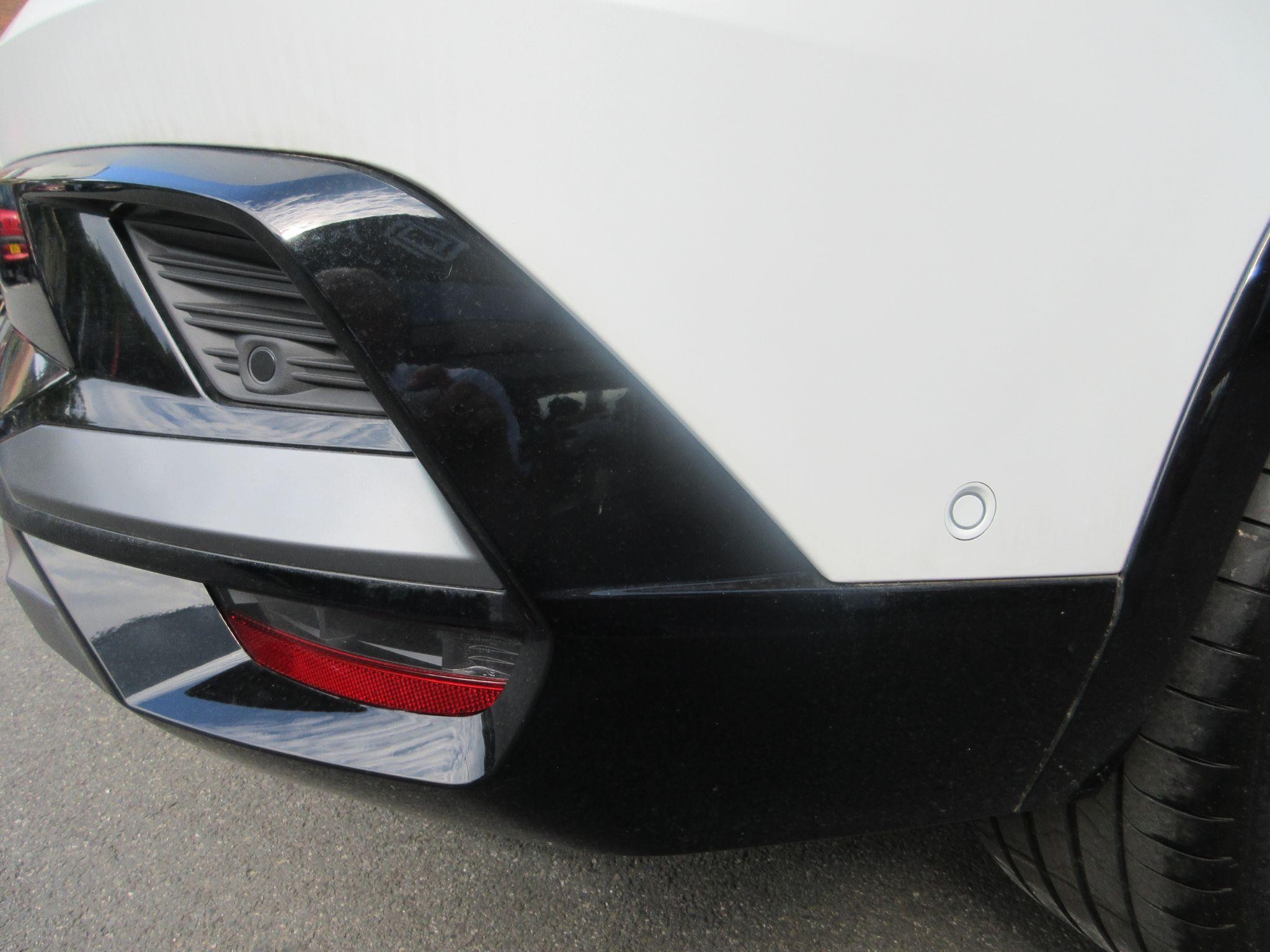Renault Rafale Image 8