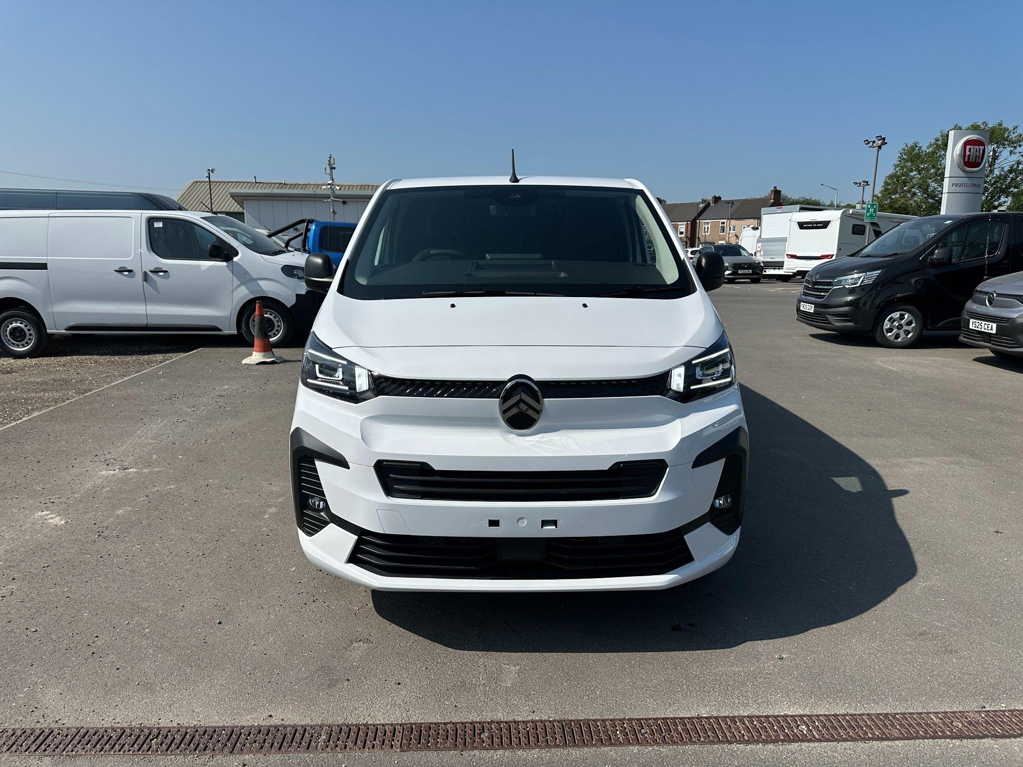 Citroen Dispatch Image 2