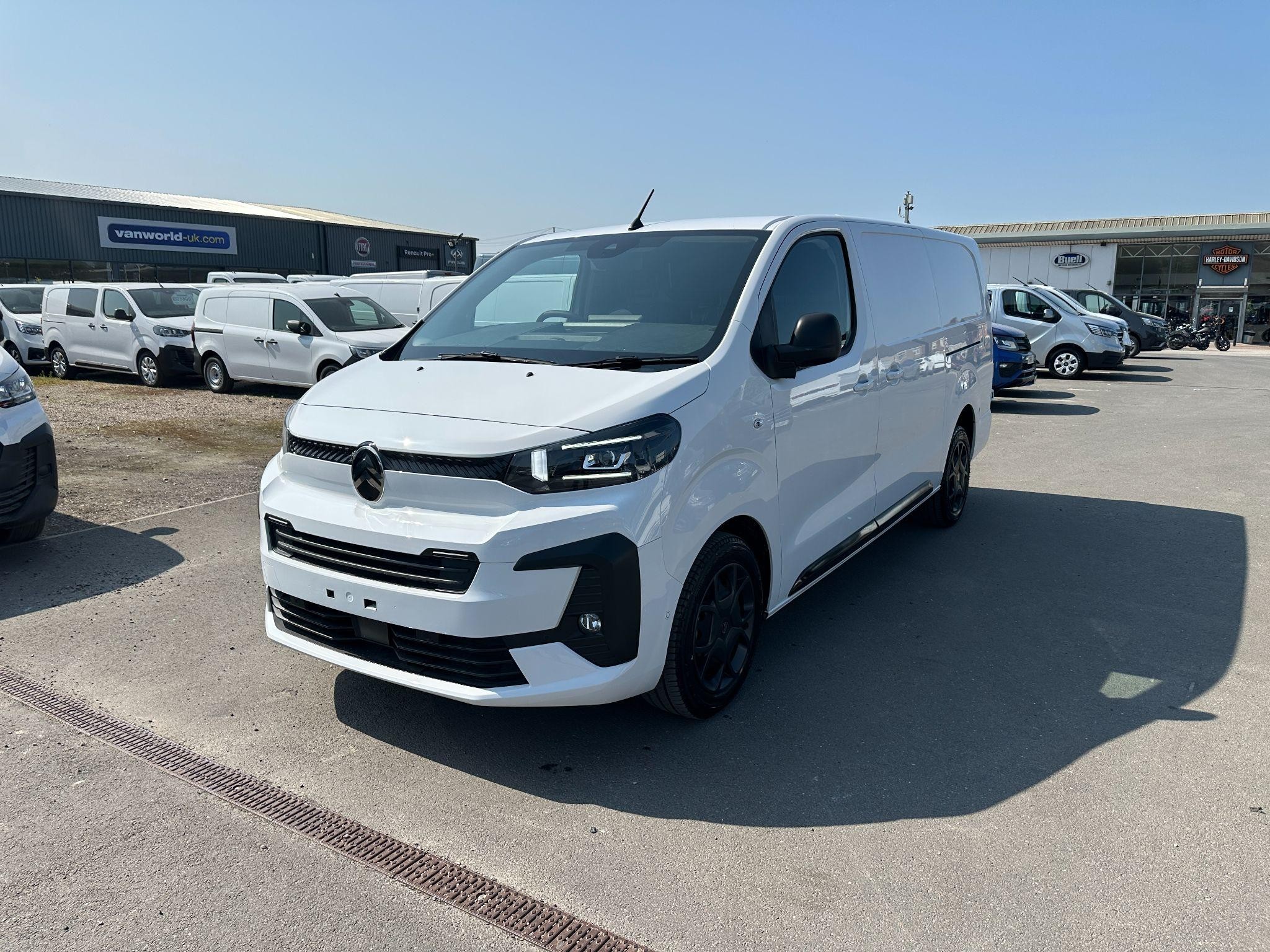 Citroen Dispatch Image 3