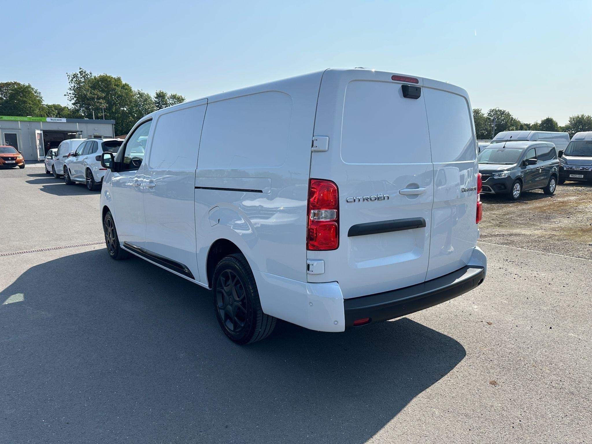 Citroen Dispatch Image 6