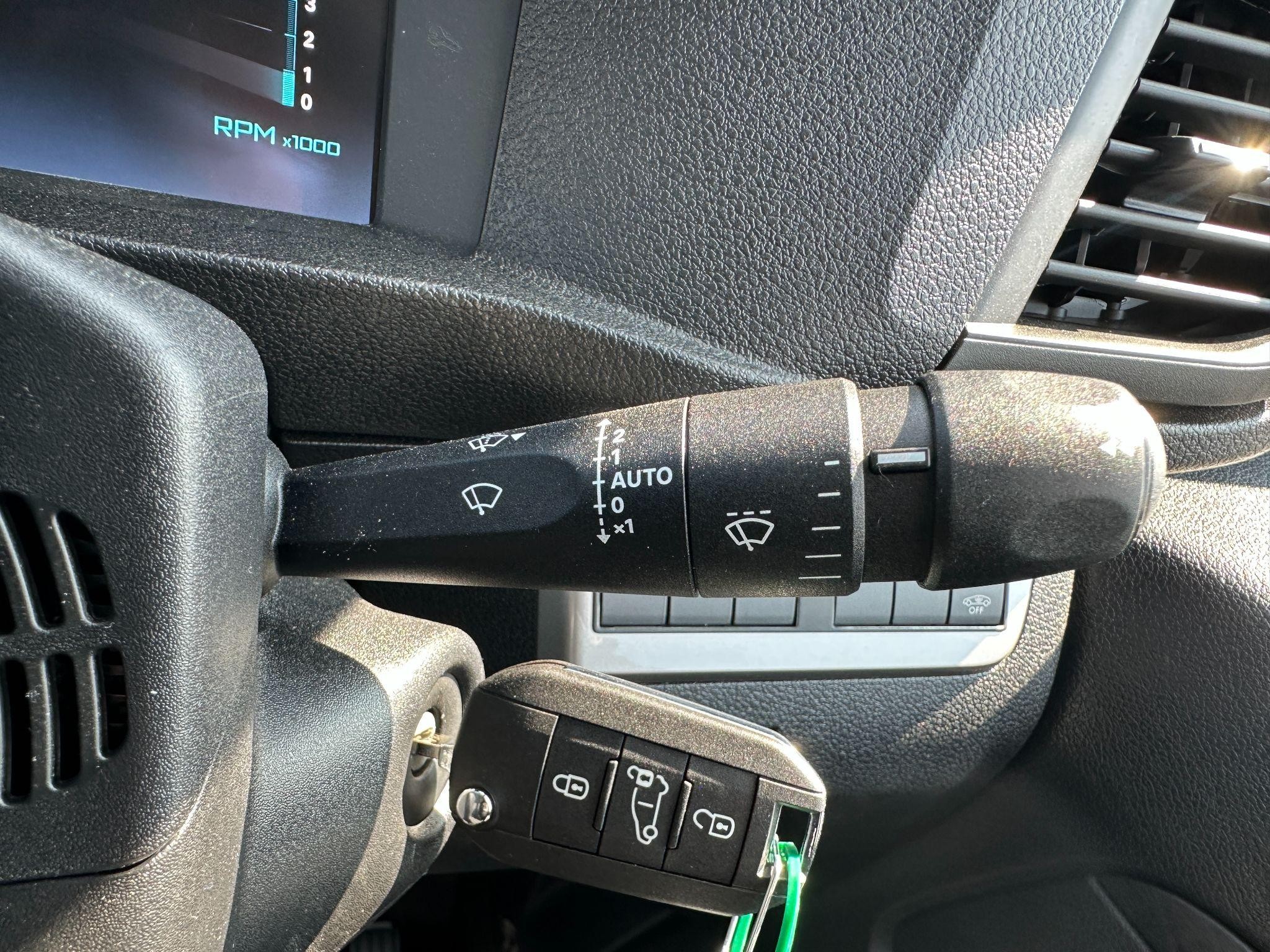 Citroen Dispatch Image 14