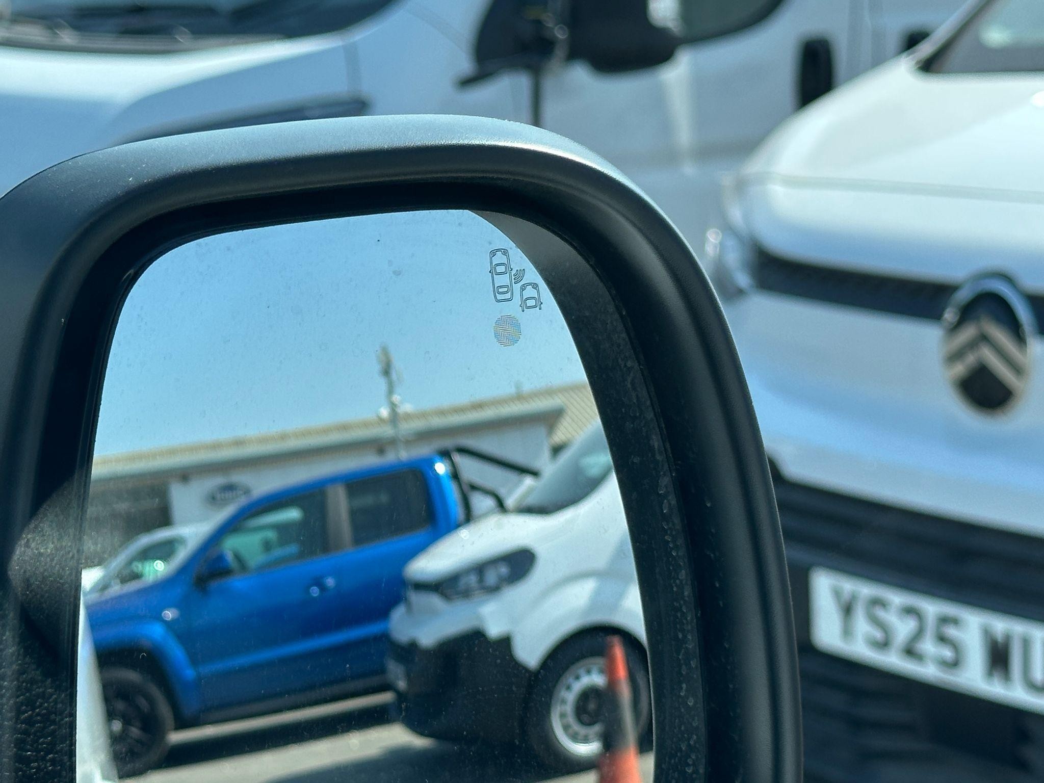 Citroen Dispatch Image 38