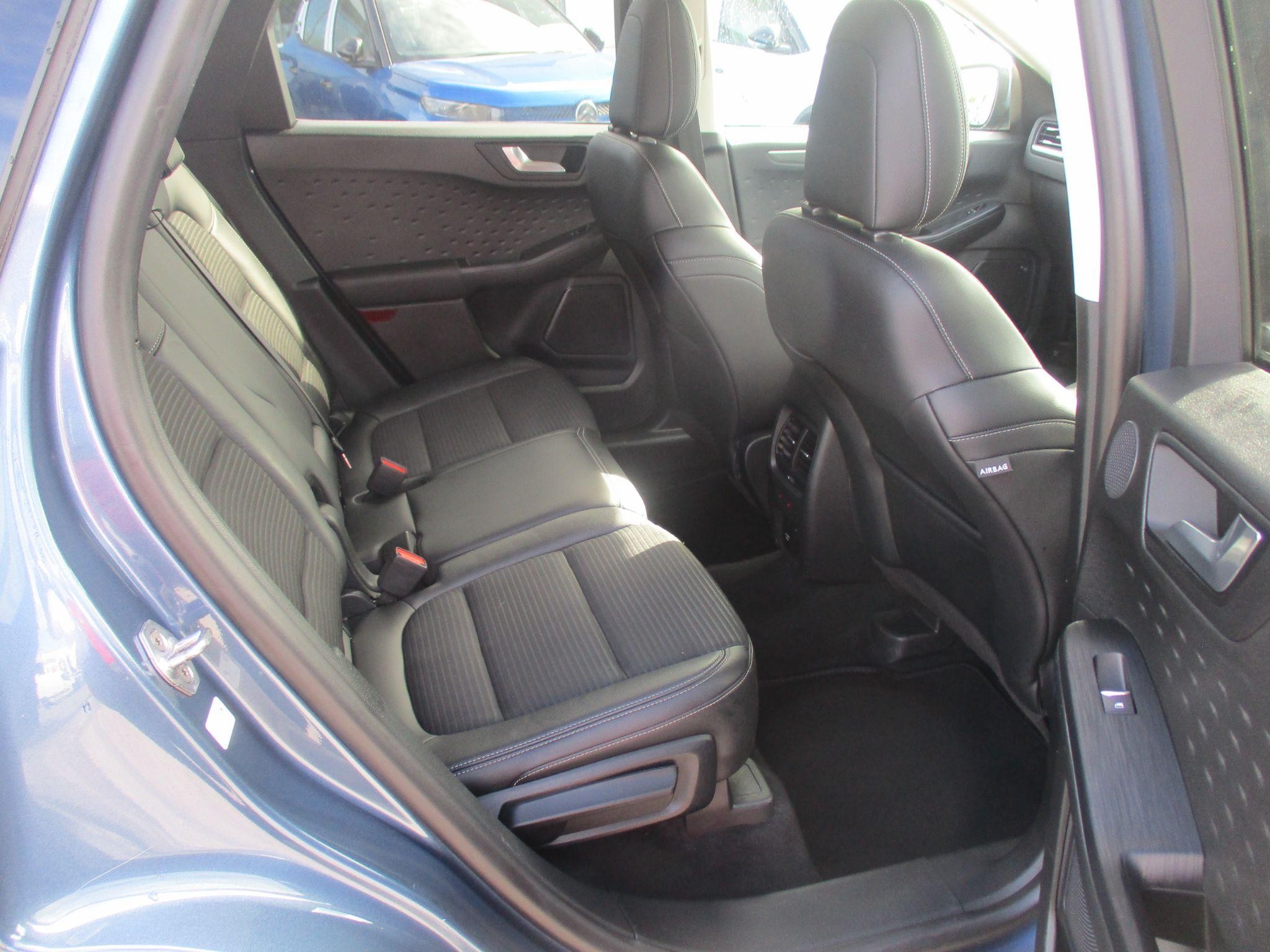 Ford Kuga Image 17