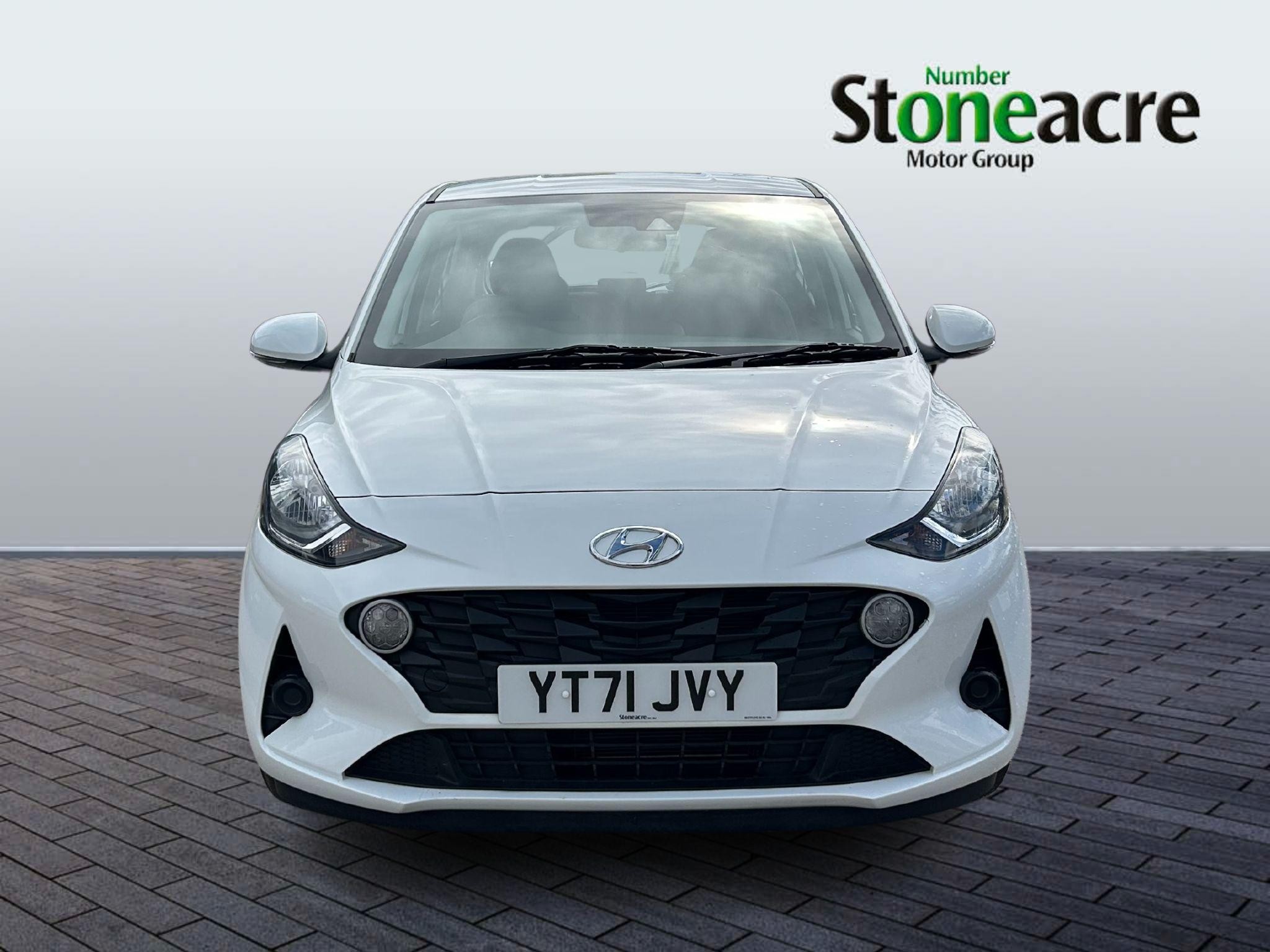 Hyundai i10 Image 2