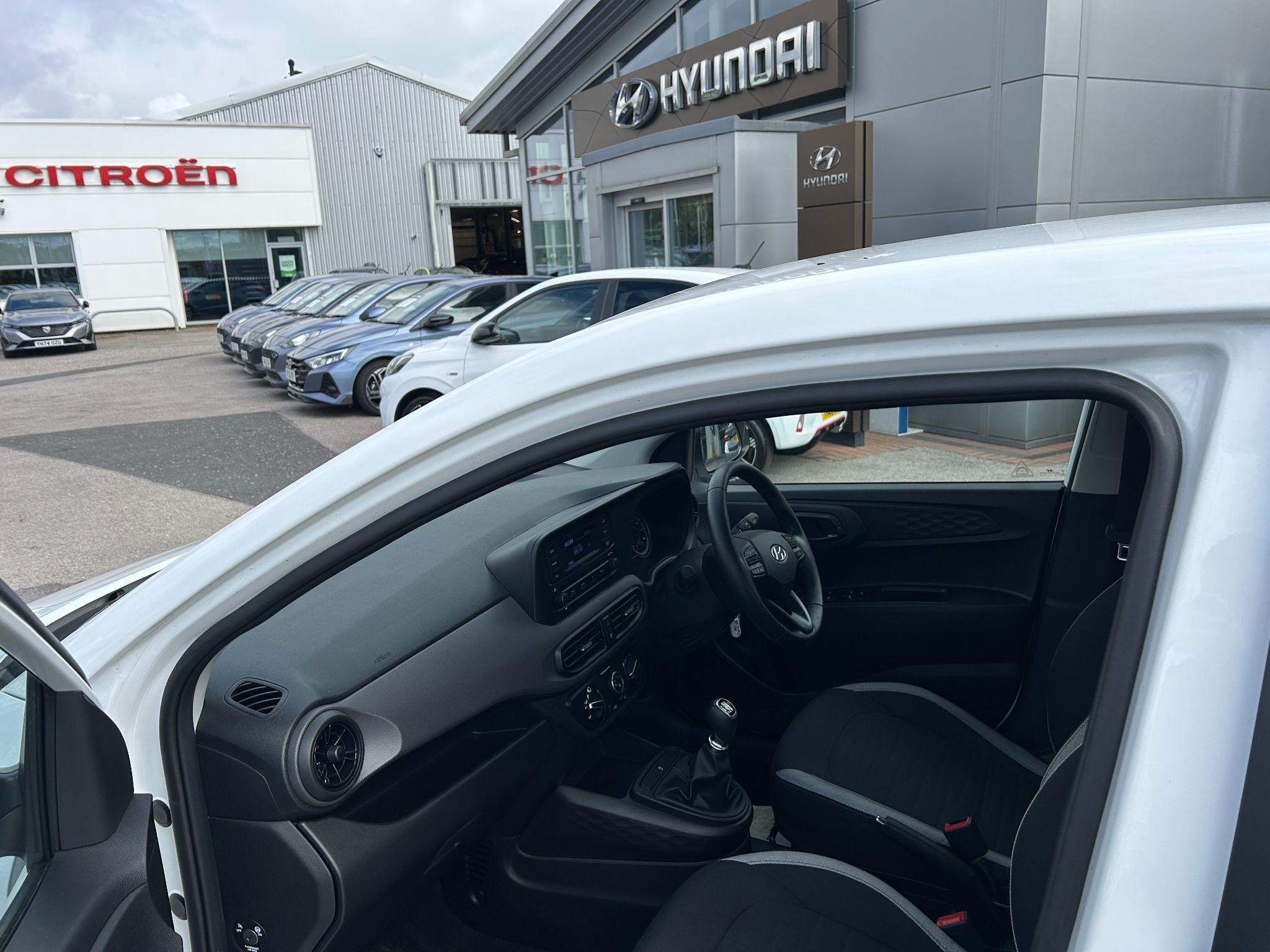 Hyundai i10 Image 14