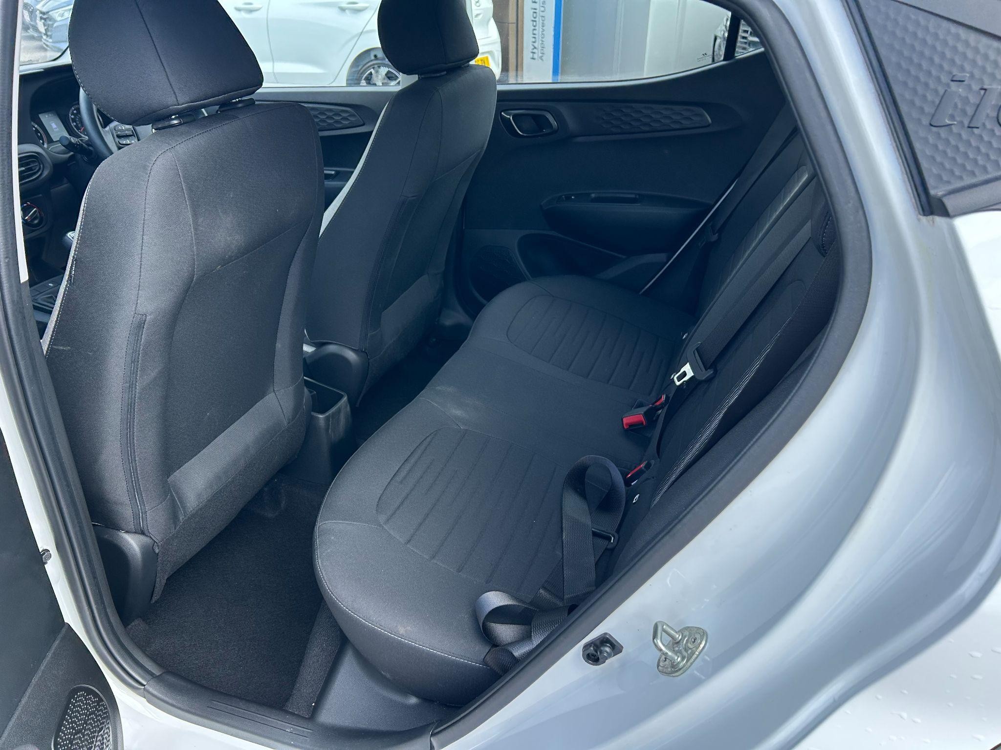 Hyundai i10 Image 17