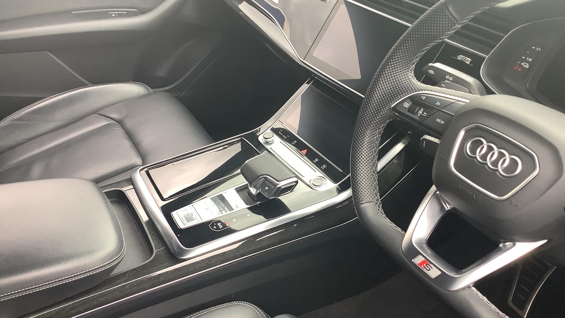 Audi Q8 Image 14