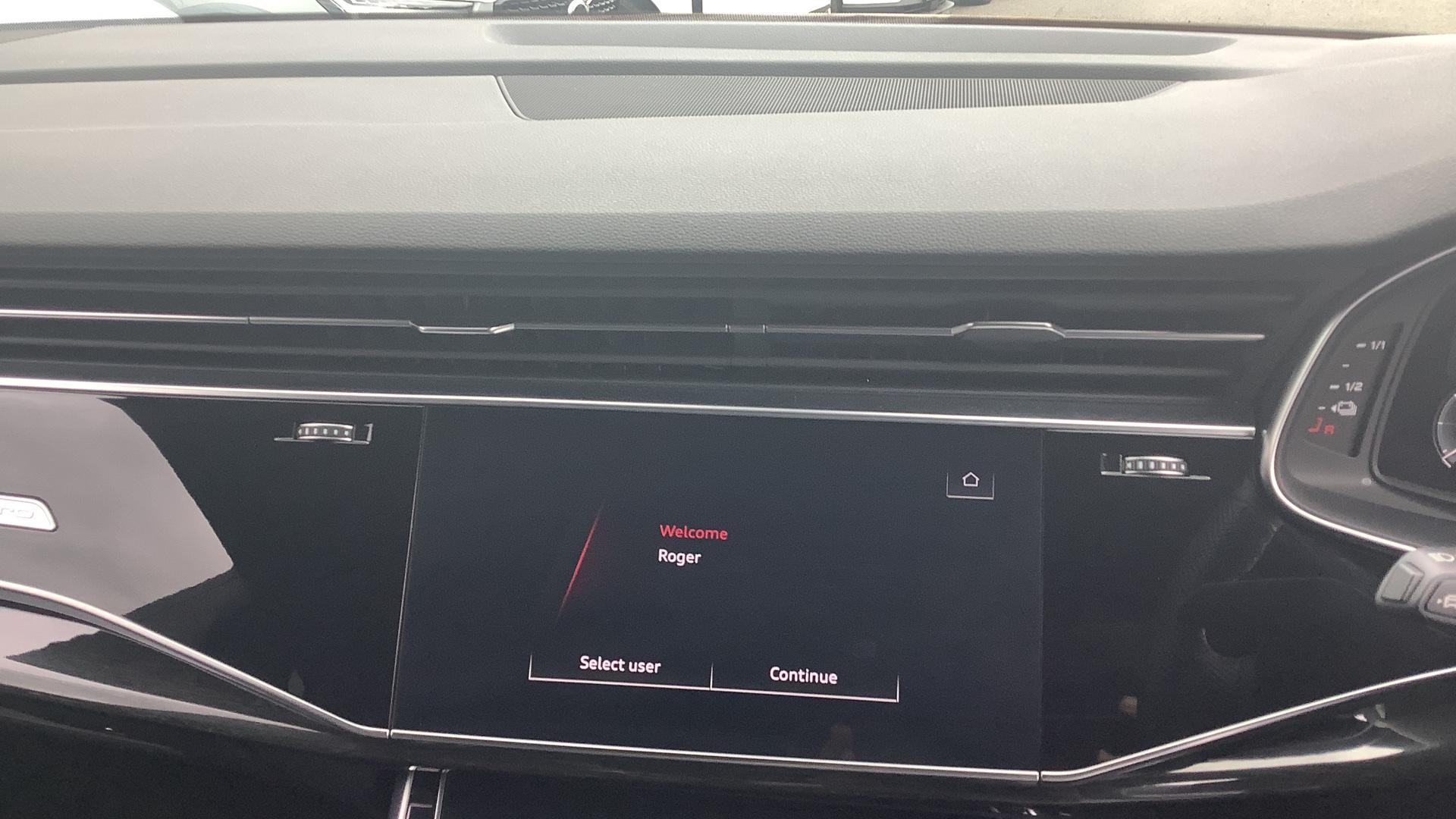 Audi Q8 Image 21