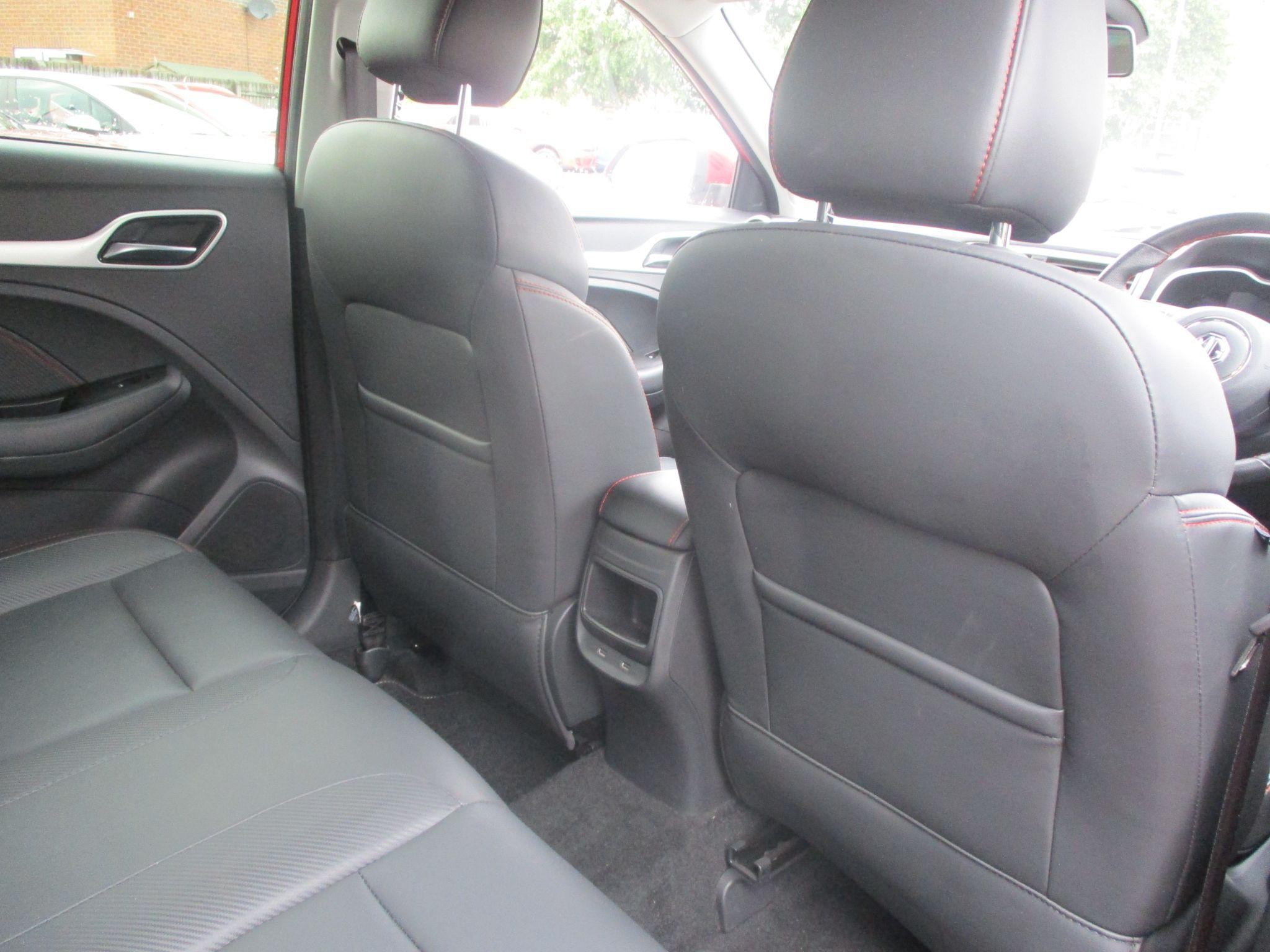 MG ZS Image 13