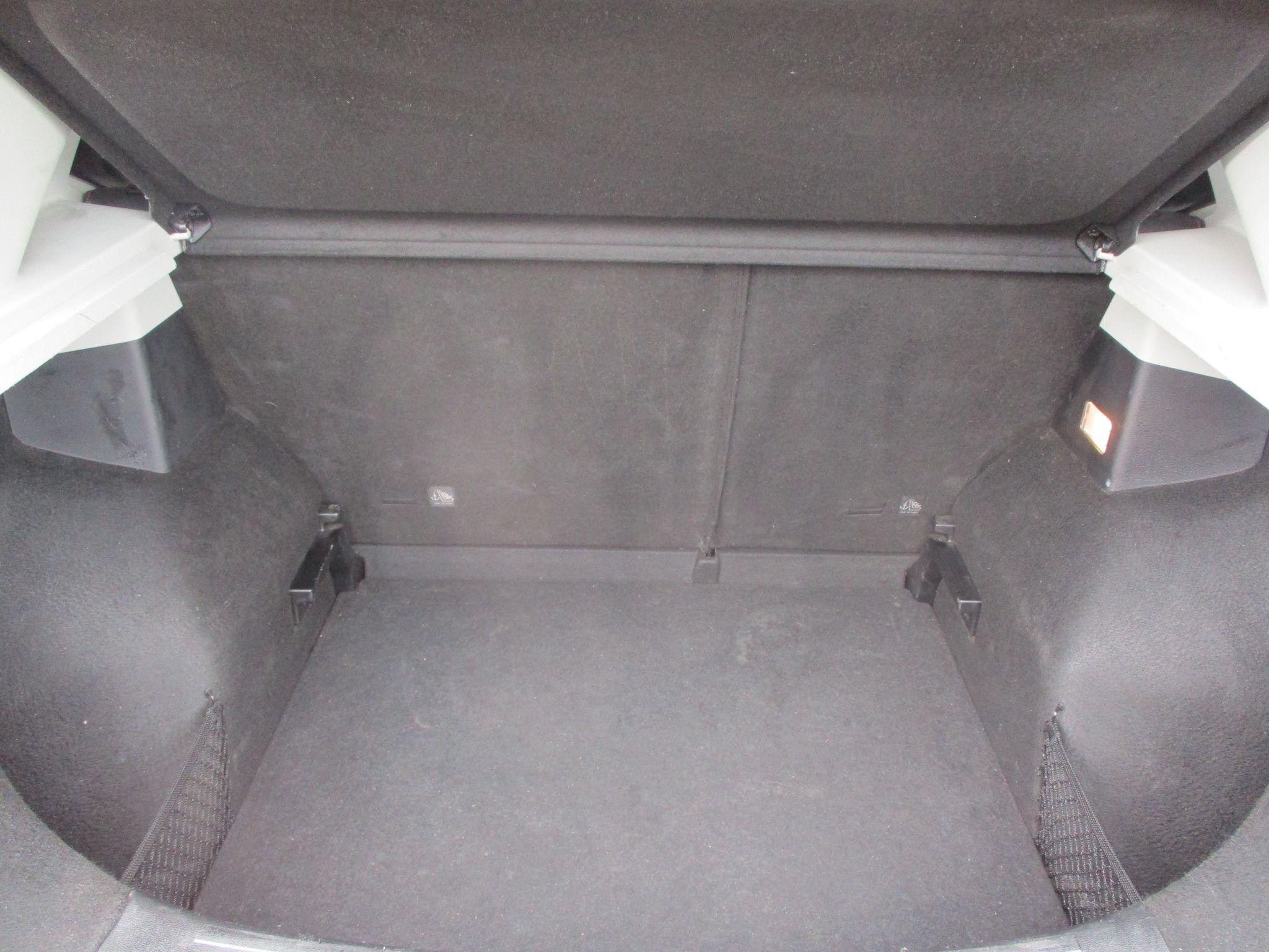MG ZS Image 32