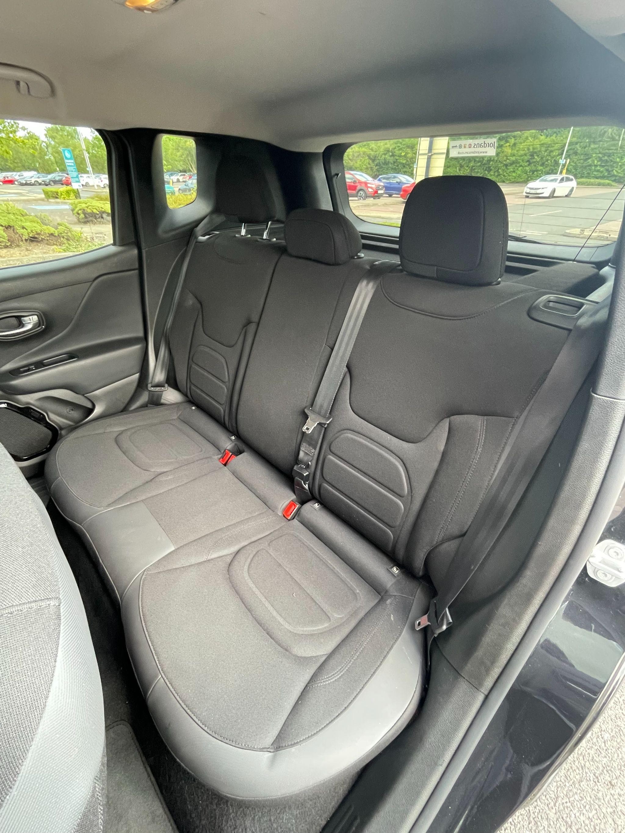Jeep Renegade Image 14